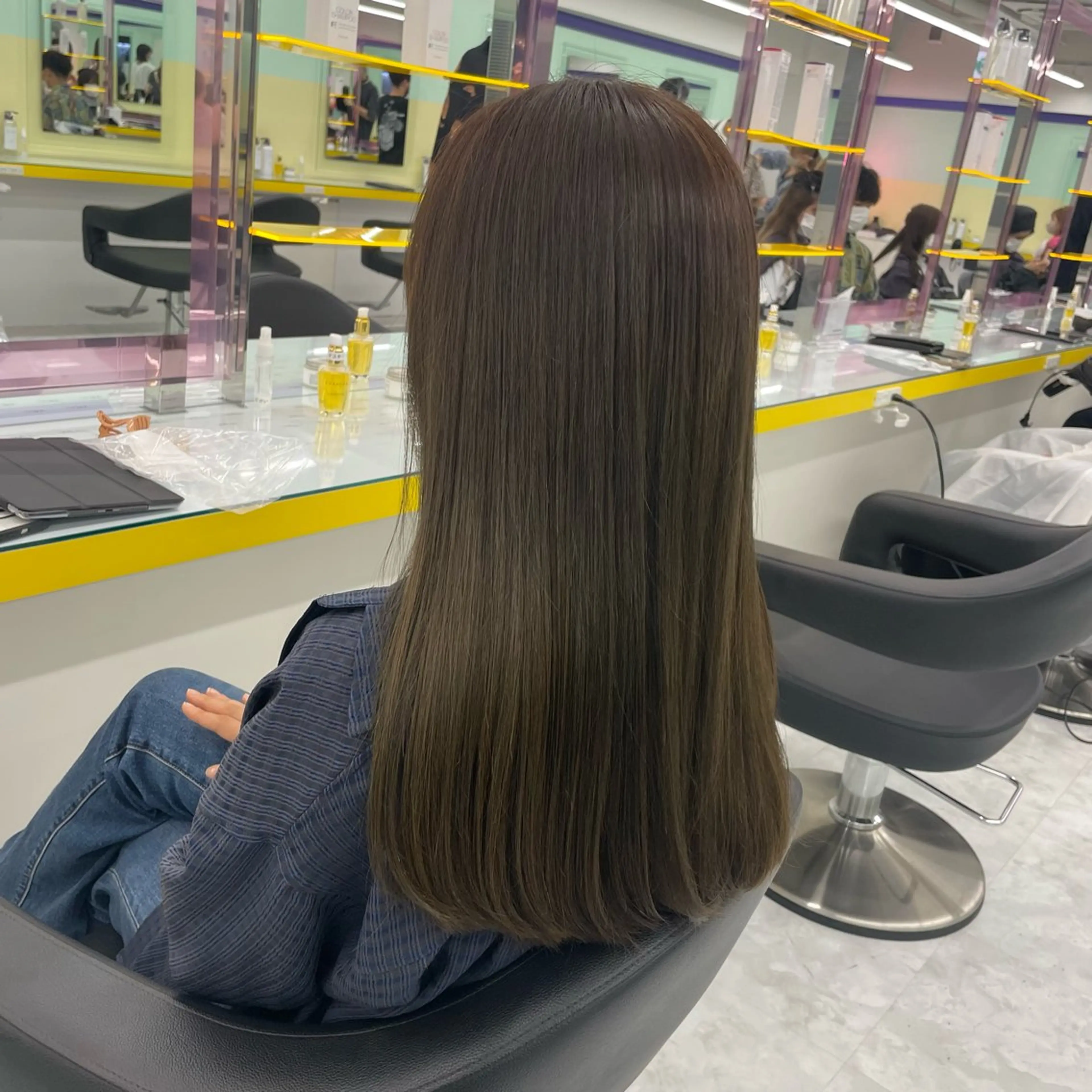 ミディアム カラー ヘアアレンジ ヘアカラー トリートメント ヘッドスパ ヘアセット ☁️縮毛矯正✖️ 赤み消し☁️りくのヘアスタイル