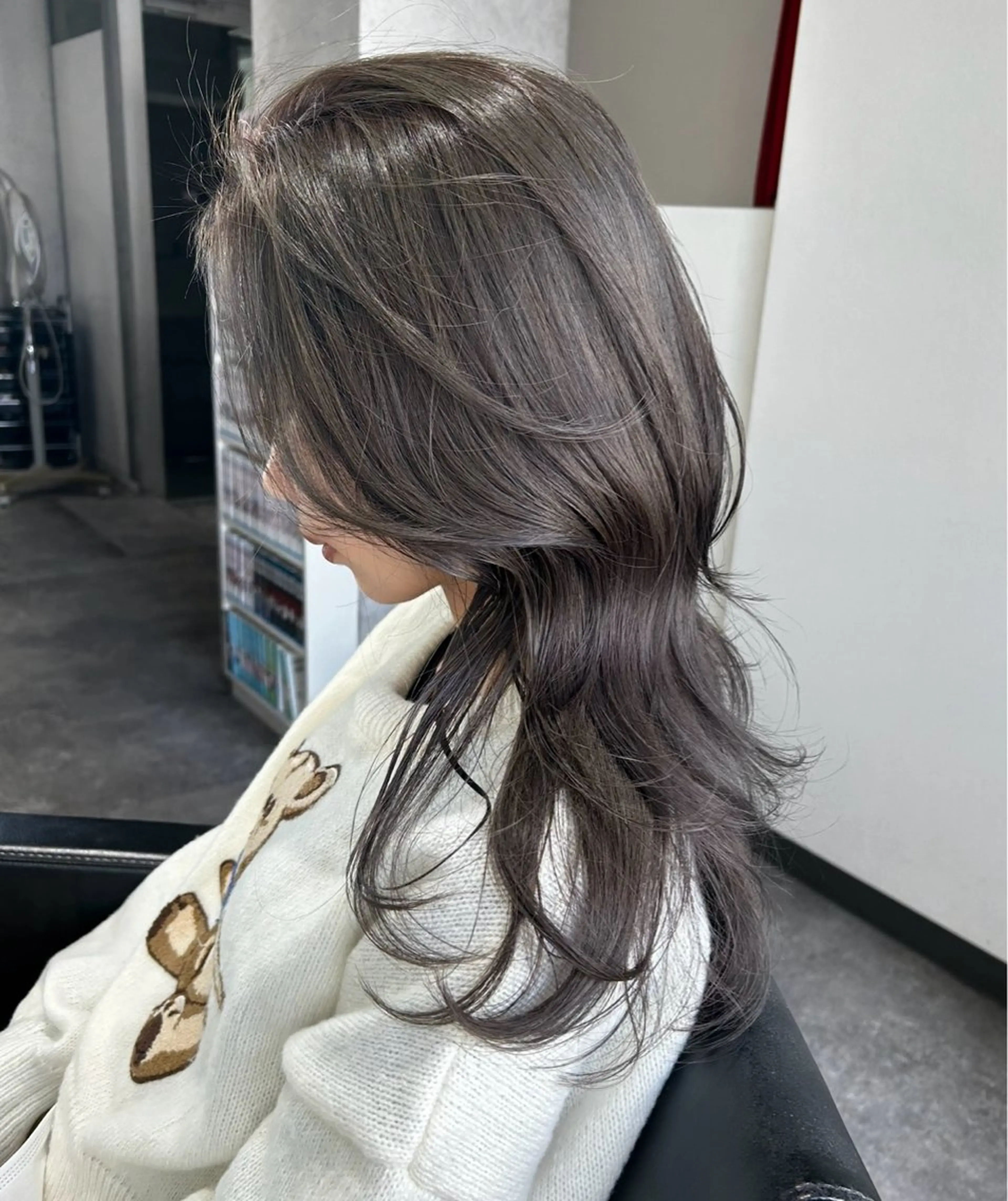 セミロング カラー グレージュ ハイレイヤー レイヤーカット カット ヘアカラー risako🇰🇷 韓国ヘア/レイヤーのヘアスタイル