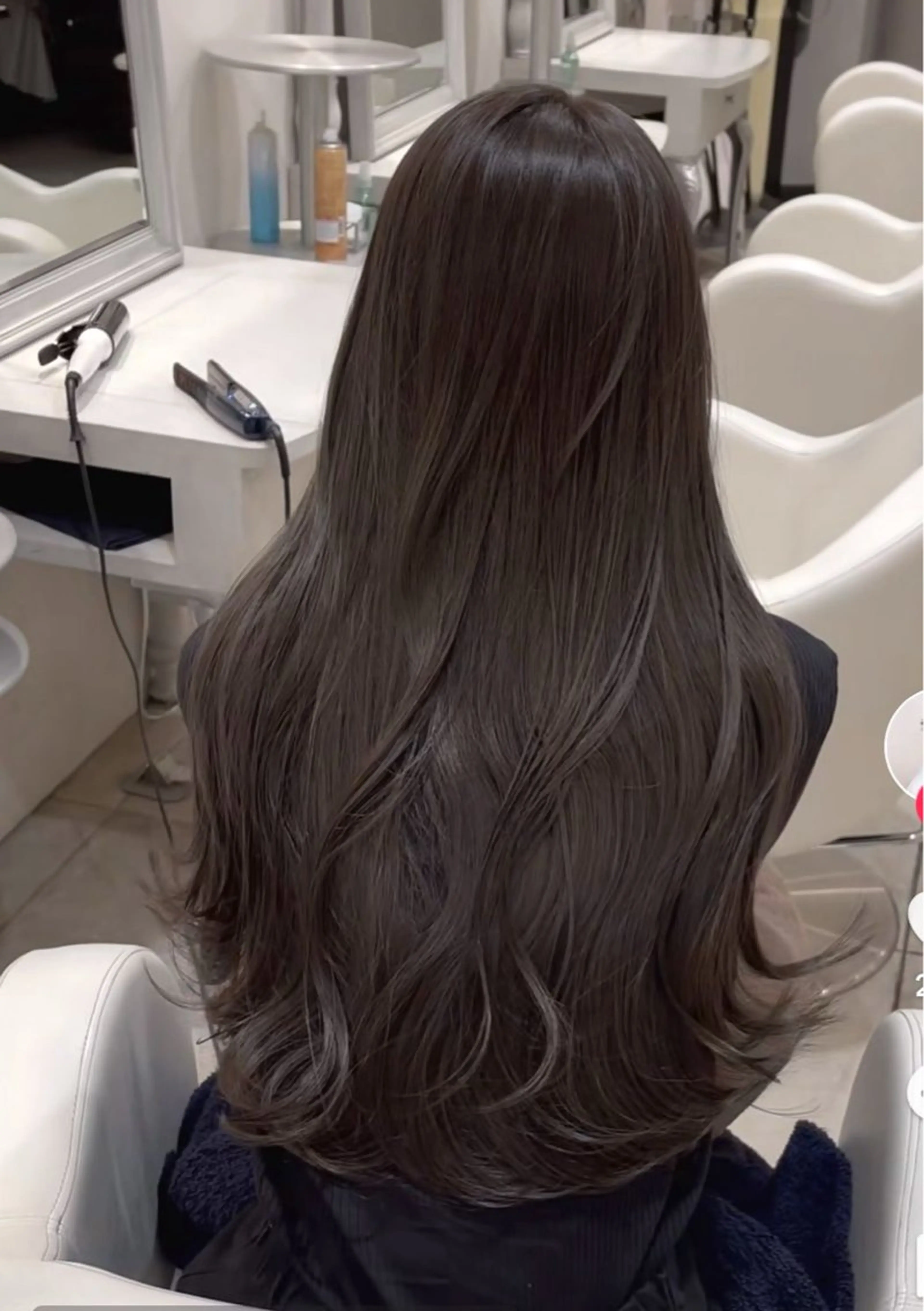 ロング カラー ヘアカラー トリートメント トレンドカラー🎀 miku🪞🩰のヘアスタイル