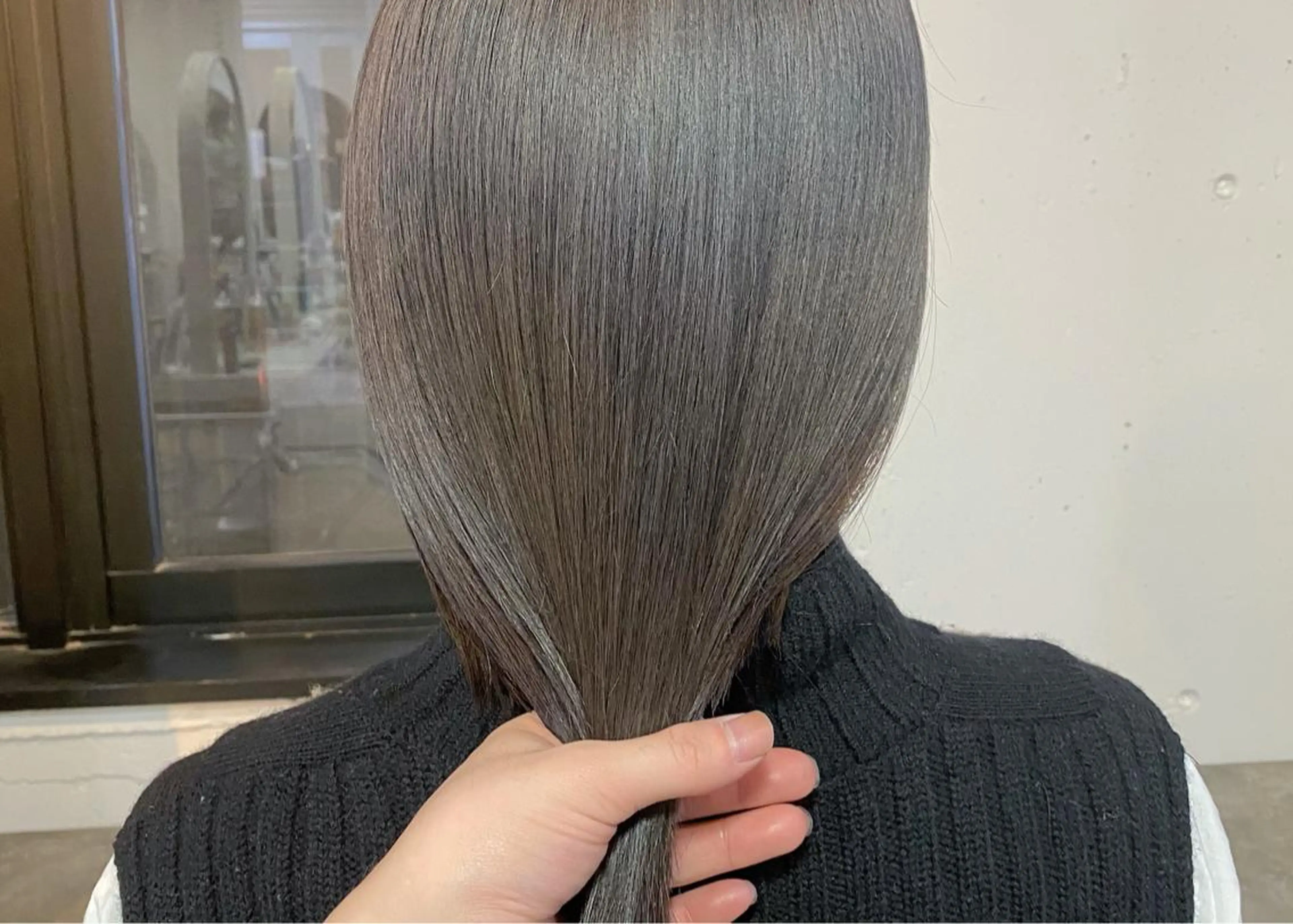 ミディアム カラー ブリーチ グレージュ カット パーマ キタダ ヒロキのヘアスタイル