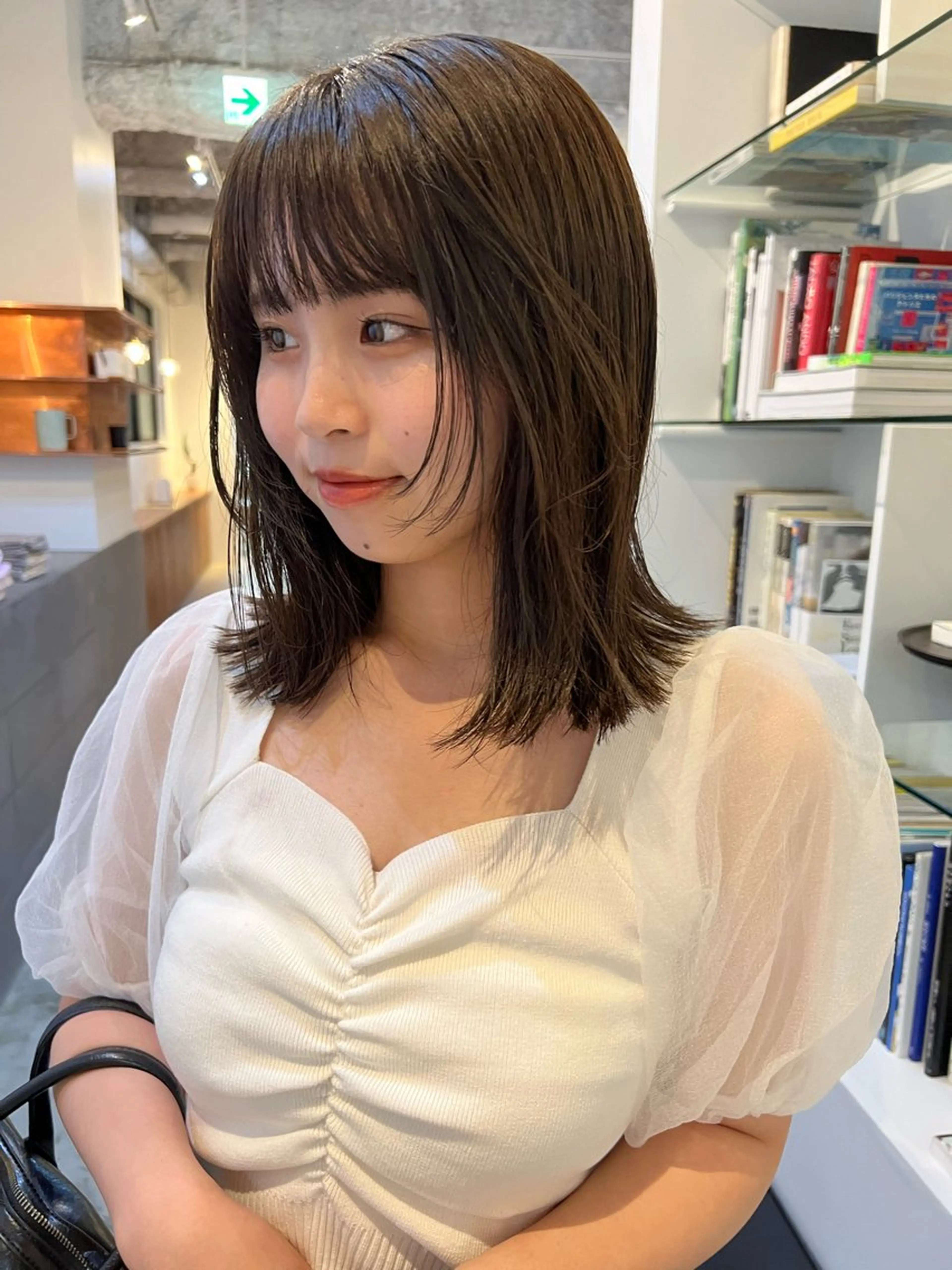 ミディアム カラー カット ヘアカラー 三谷 はるなのヘアスタイル
