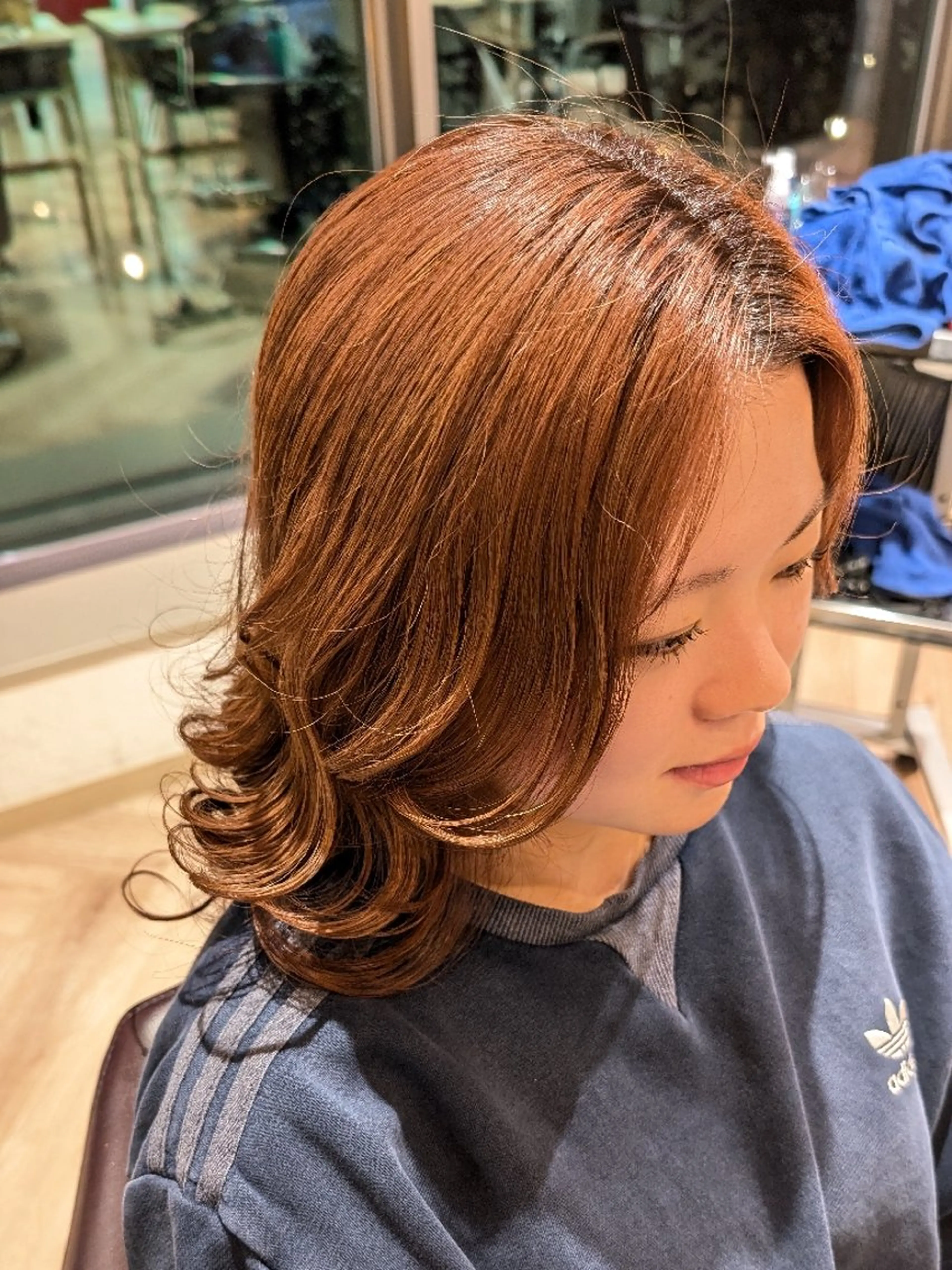 ロング オレンジブラウン ヘアカラー ツヤ髪🎀暖色カラー さとあみのヘアスタイル