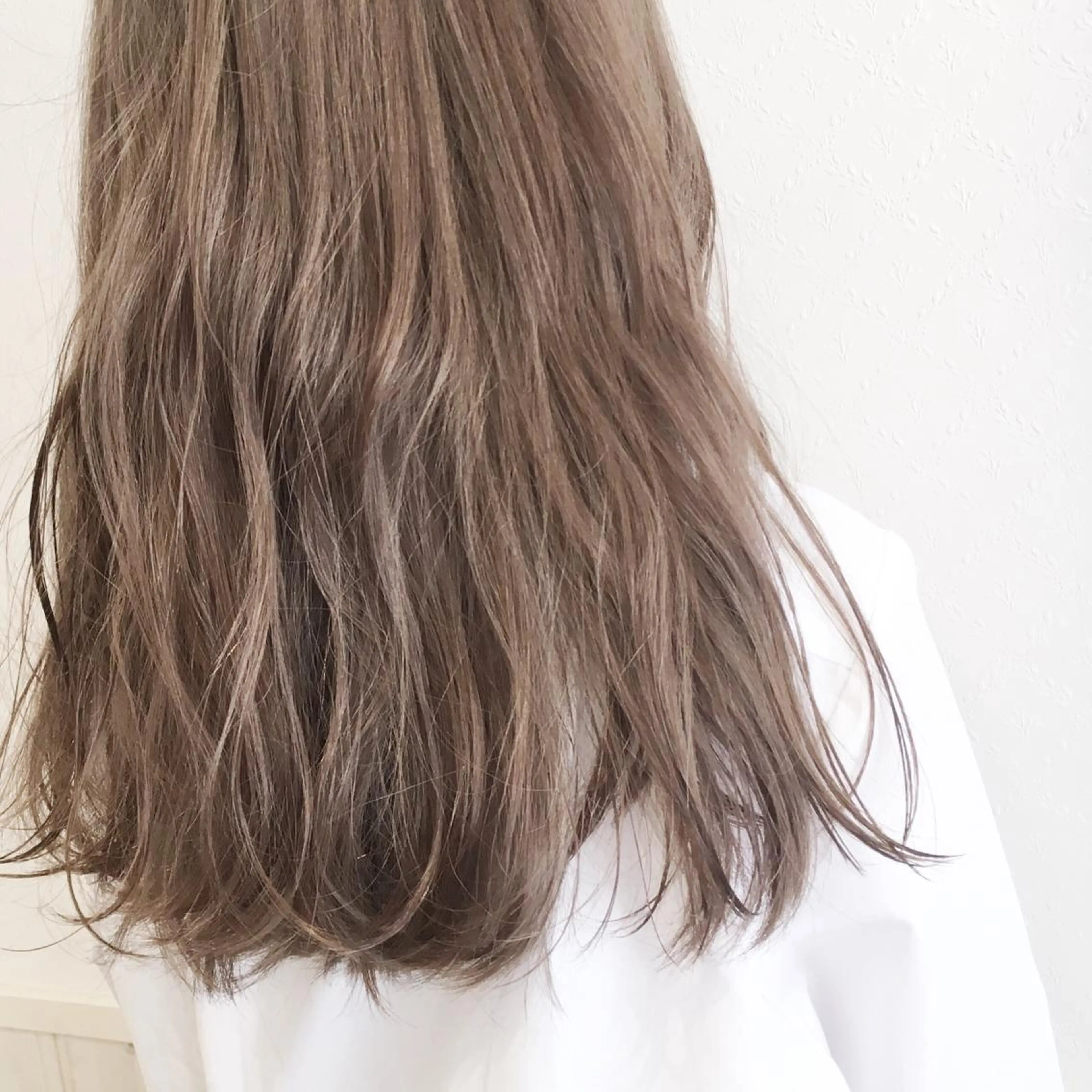 ロング カラー ヘアカラー 宮内 真乃のヘアスタイル