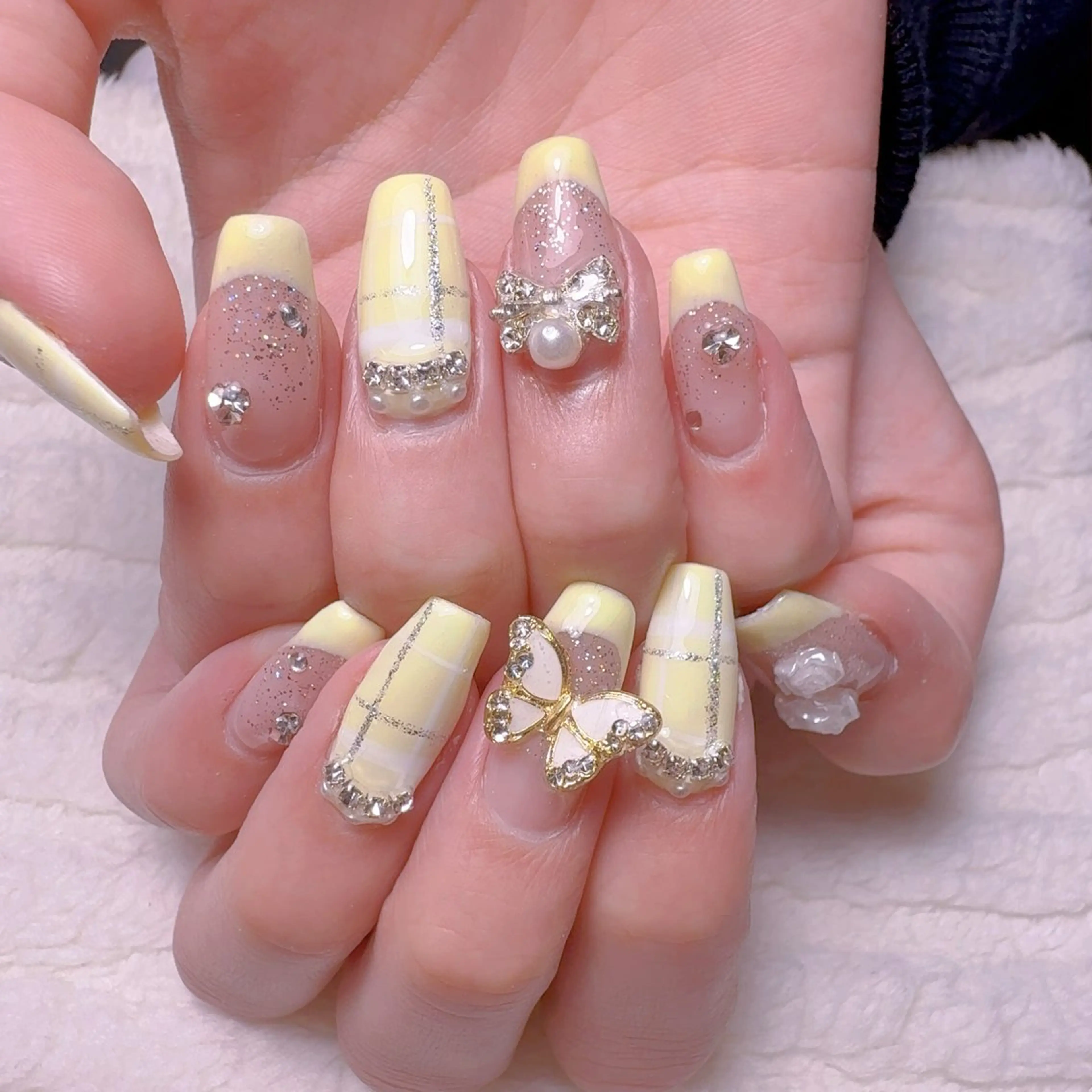 ネイル キラキラネイル 韓国ネイル オフィスネイル ハンドネイル ハンドケア cat‘s nail🐈⬛のネイルデザイン