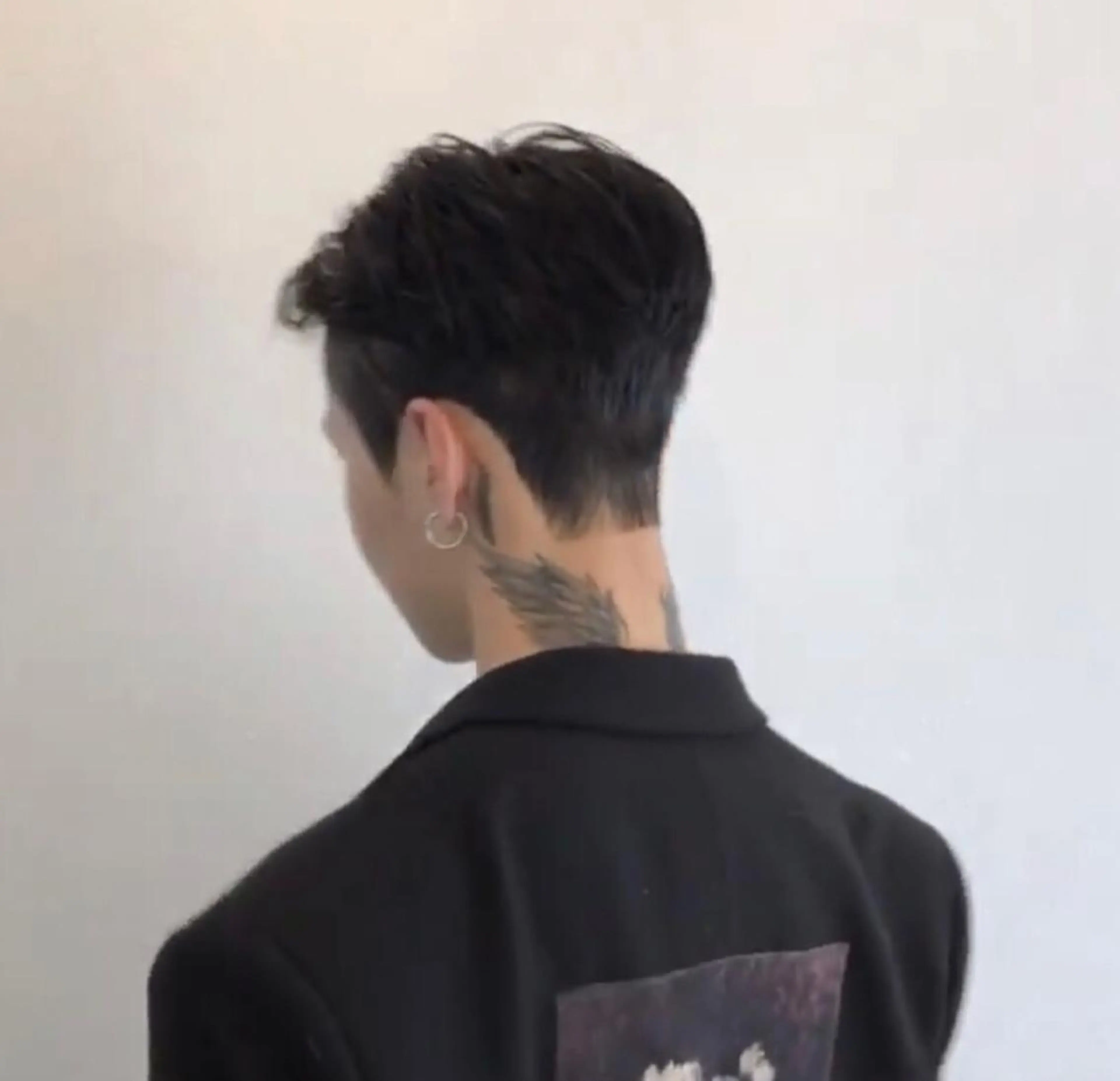 ショート パーマ メンズ パーマ 韓国メンズヘア シンユウのヘアスタイル