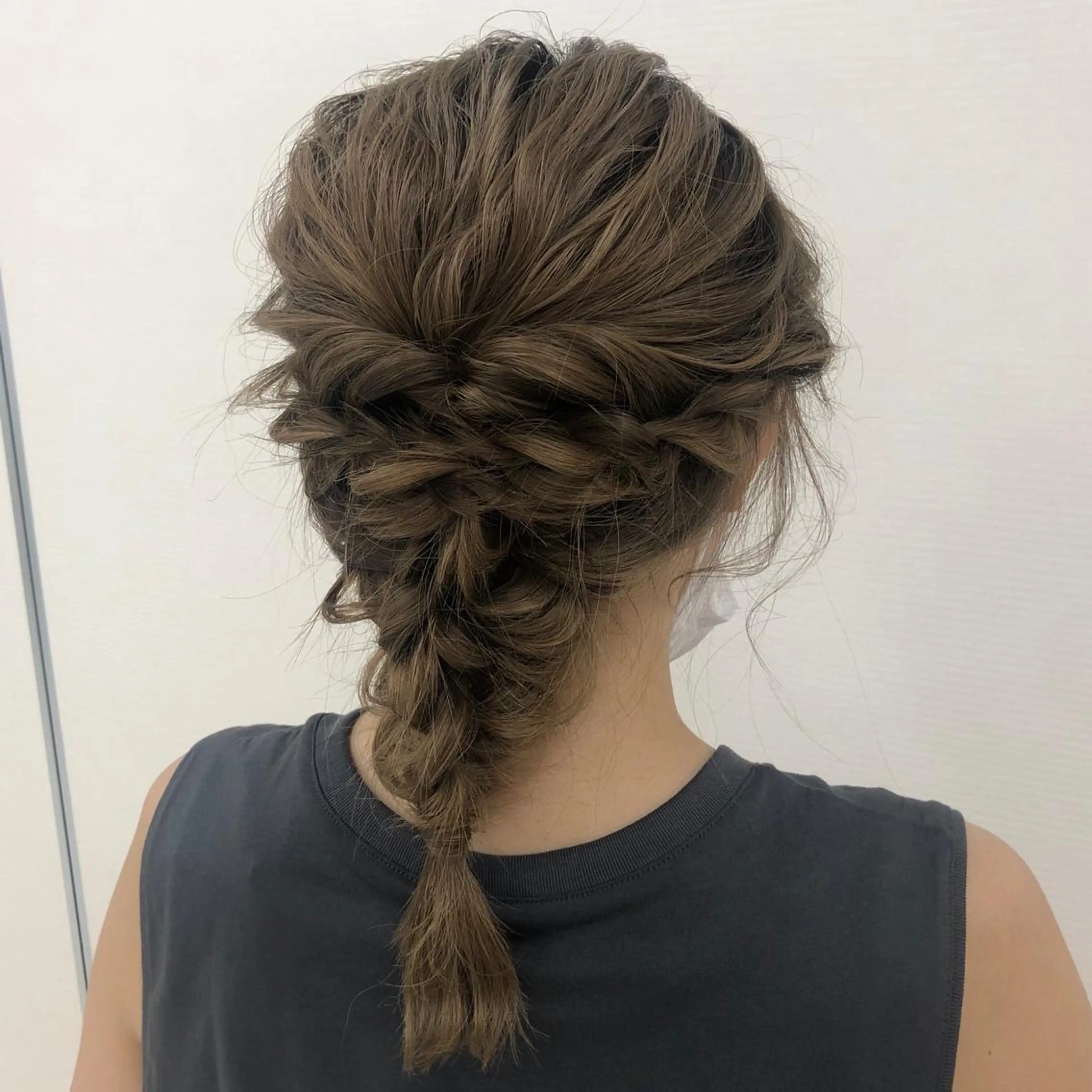 ミディアム カラー ヘアアレンジ ヘアセット 小原 慧美のヘアスタイル