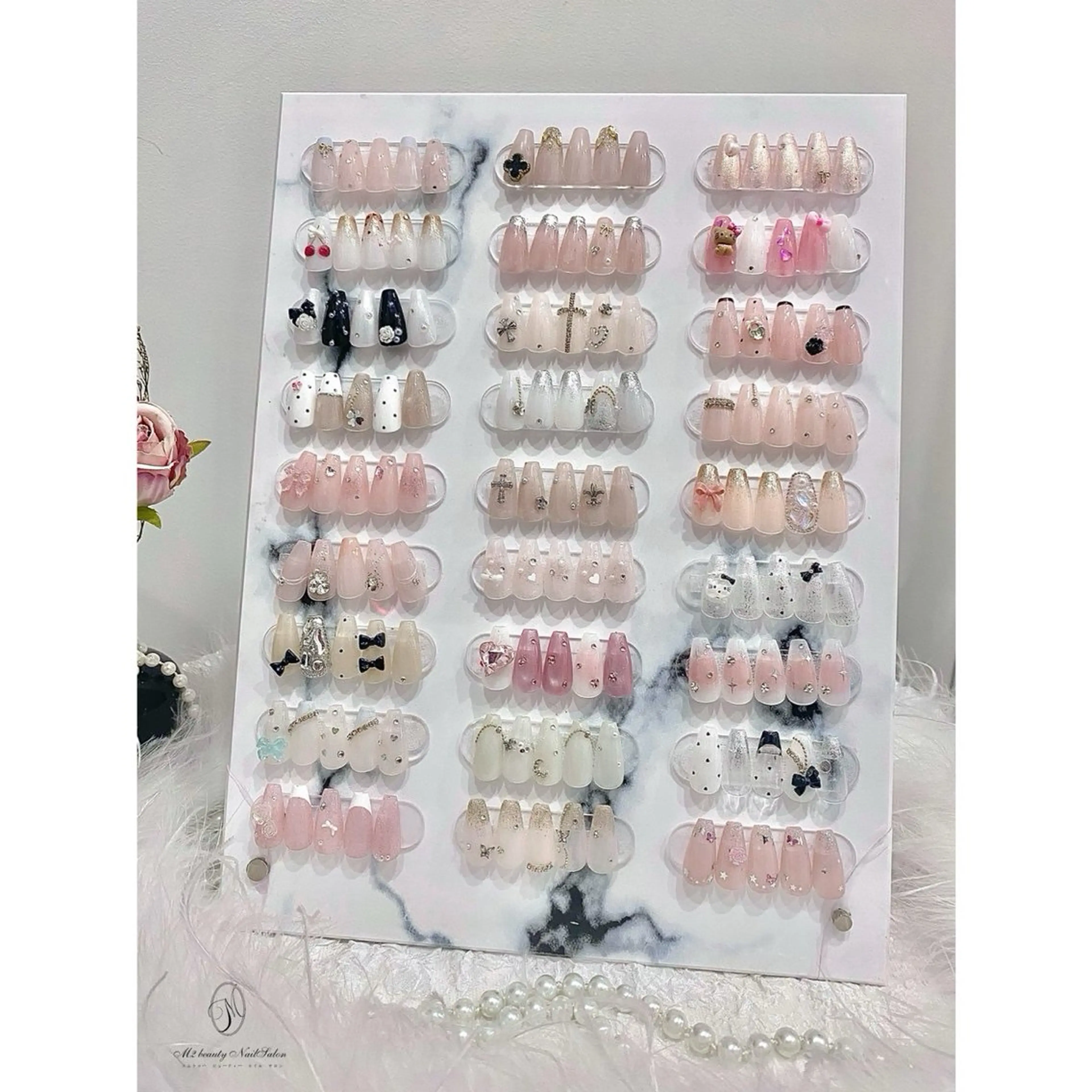 ネイル ハンドネイル M2 BEAUTY Rionのネイルデザイン
