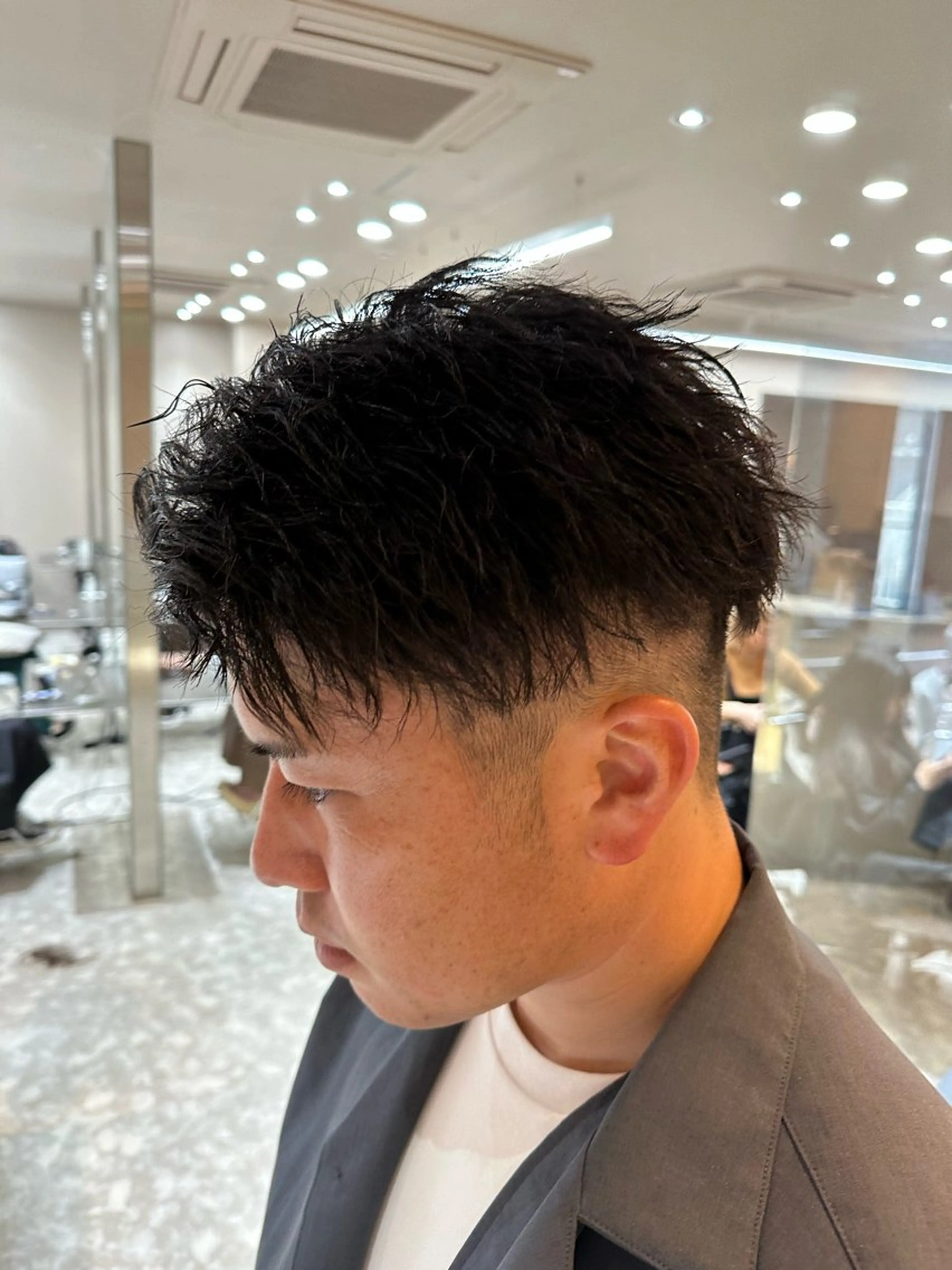 パーマ メンズ アップバング マッシュ メンズパーマ メンズツイストパーマ ツイストスパイラルパーマ 心斎橋本町メンズ 美容師ユースケのヘアスタイル
