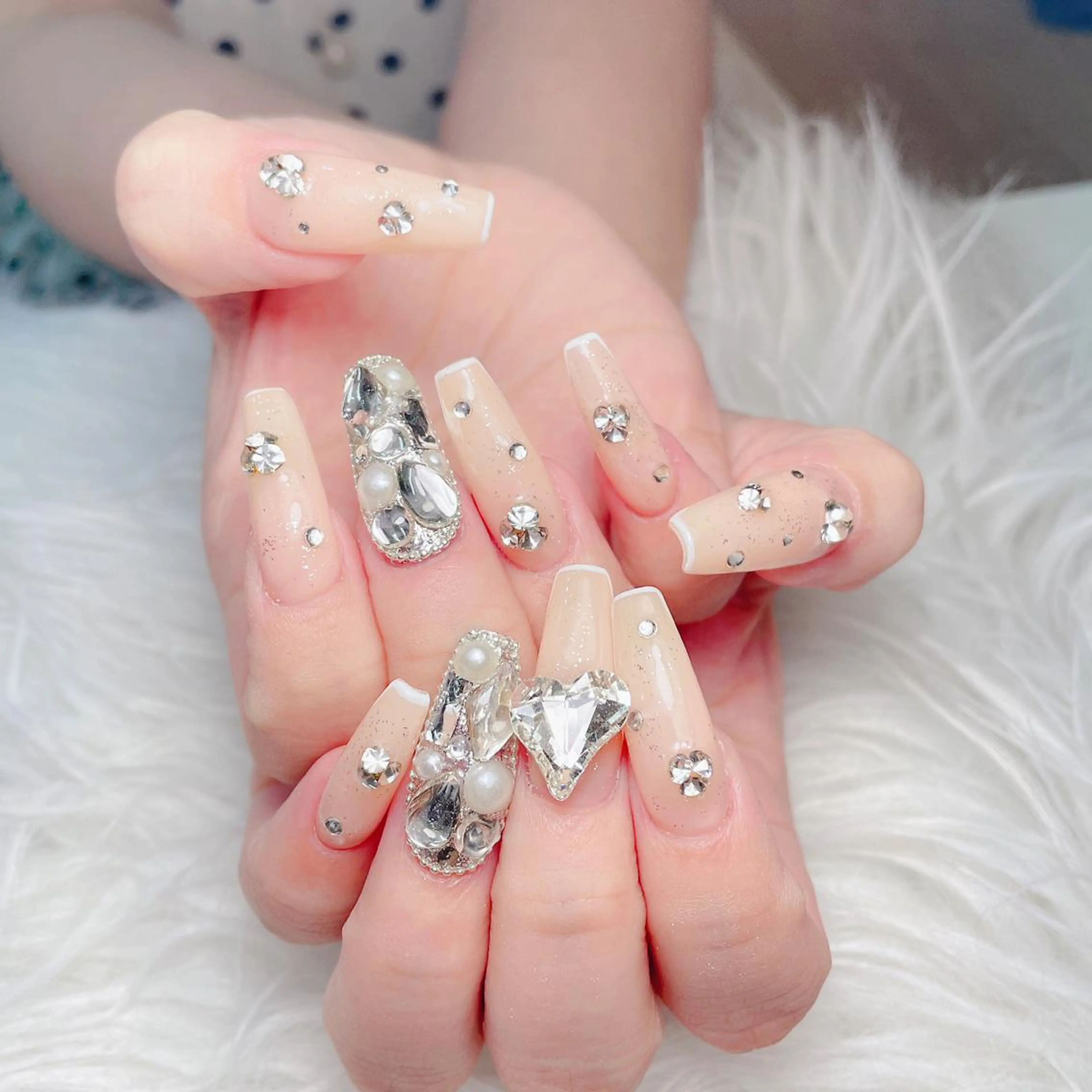 ネイル オーロラネイル フレンチネイル ハート 韓国ネイル ミラーネイル ハンドネイル MELODY BEAUTY SALON所属・Melody  スカルプ専門店のネイルデザイン