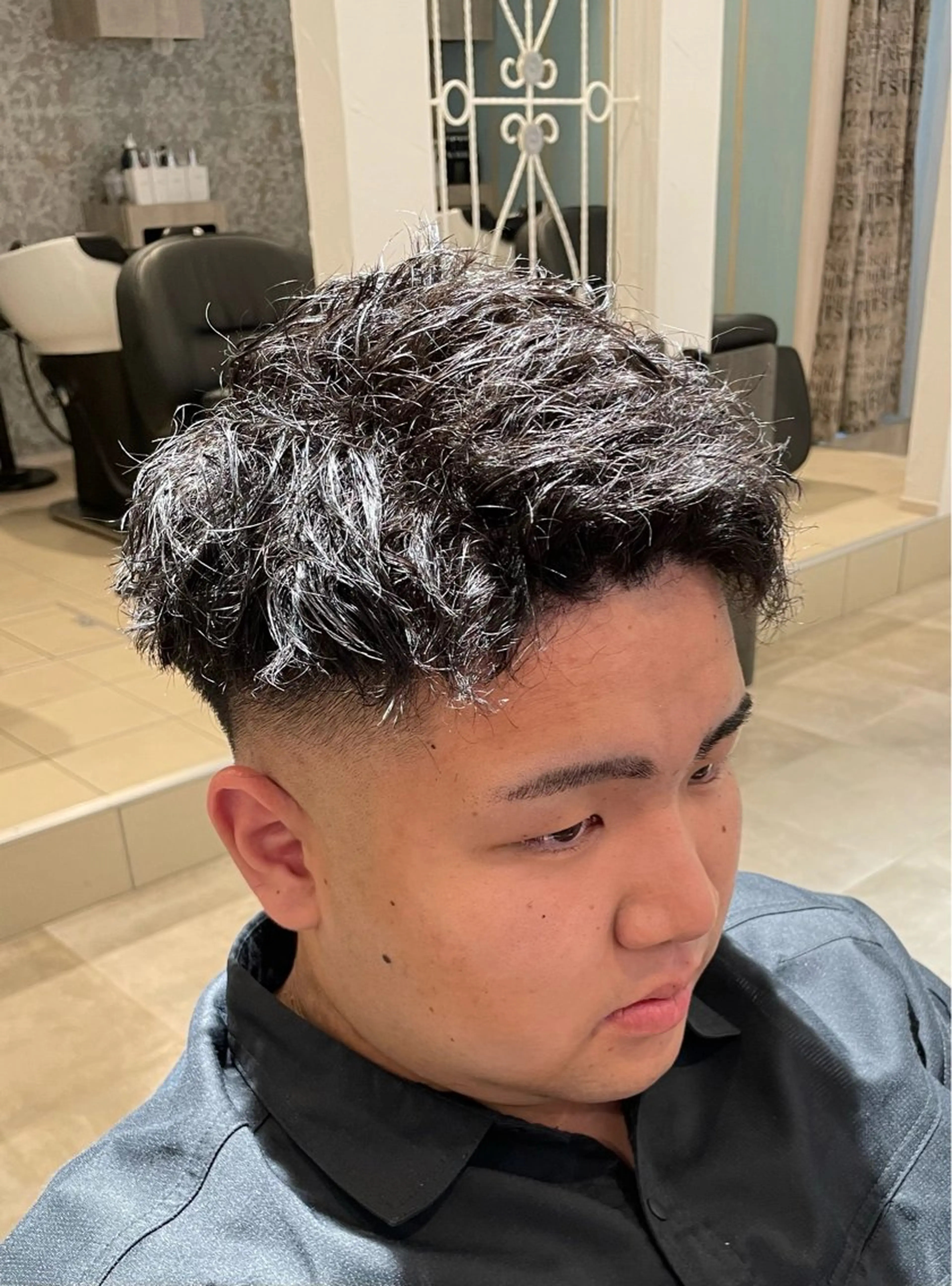 ショート パーマ メンズ フェードカット メンズパーマ スキンフェード カット パーマ 小野寺祐希人 Calbariのヘアスタイル