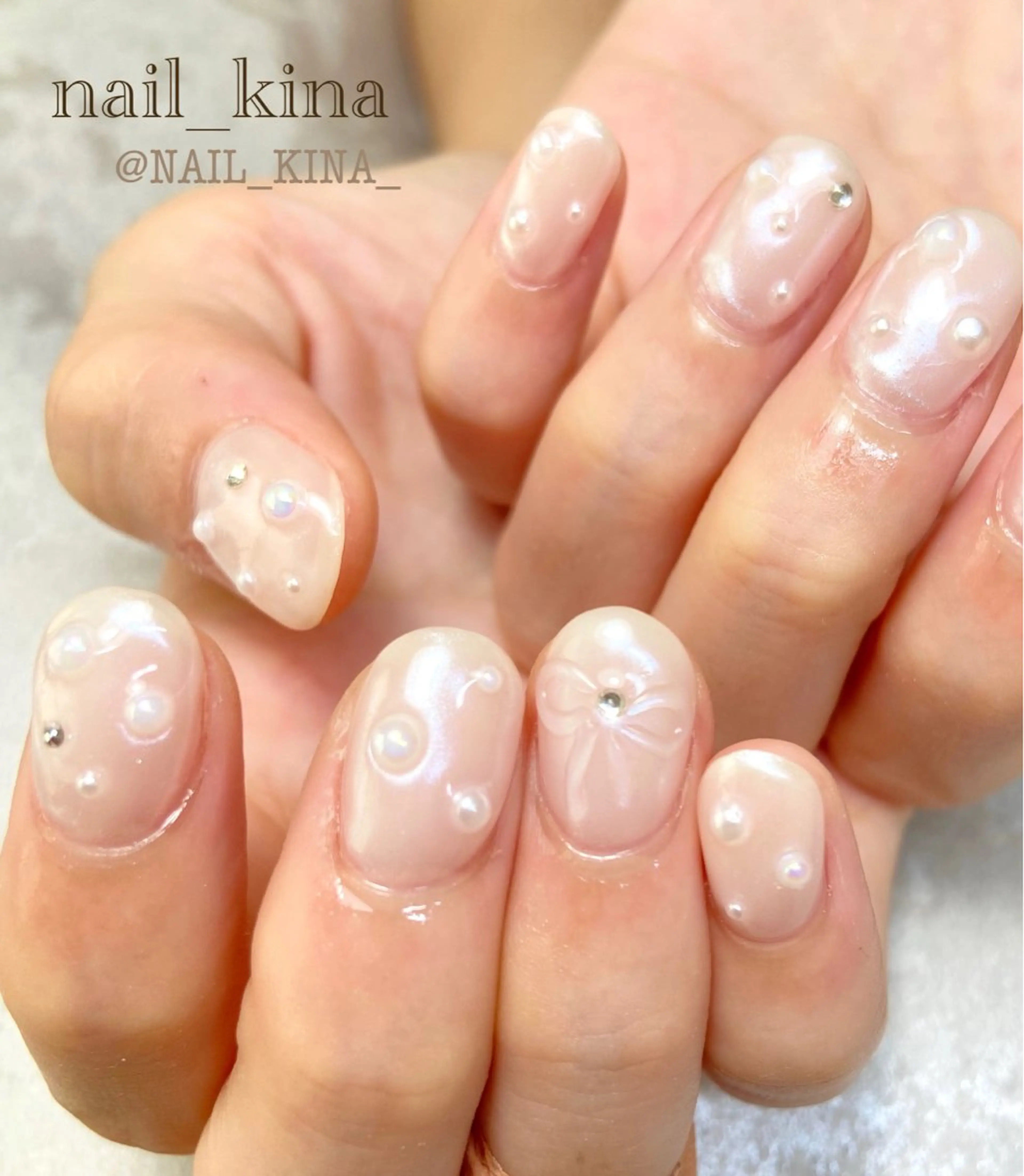ネイル オーロラネイル ホワイト ハンドネイル nail_ kinaのネイルデザイン