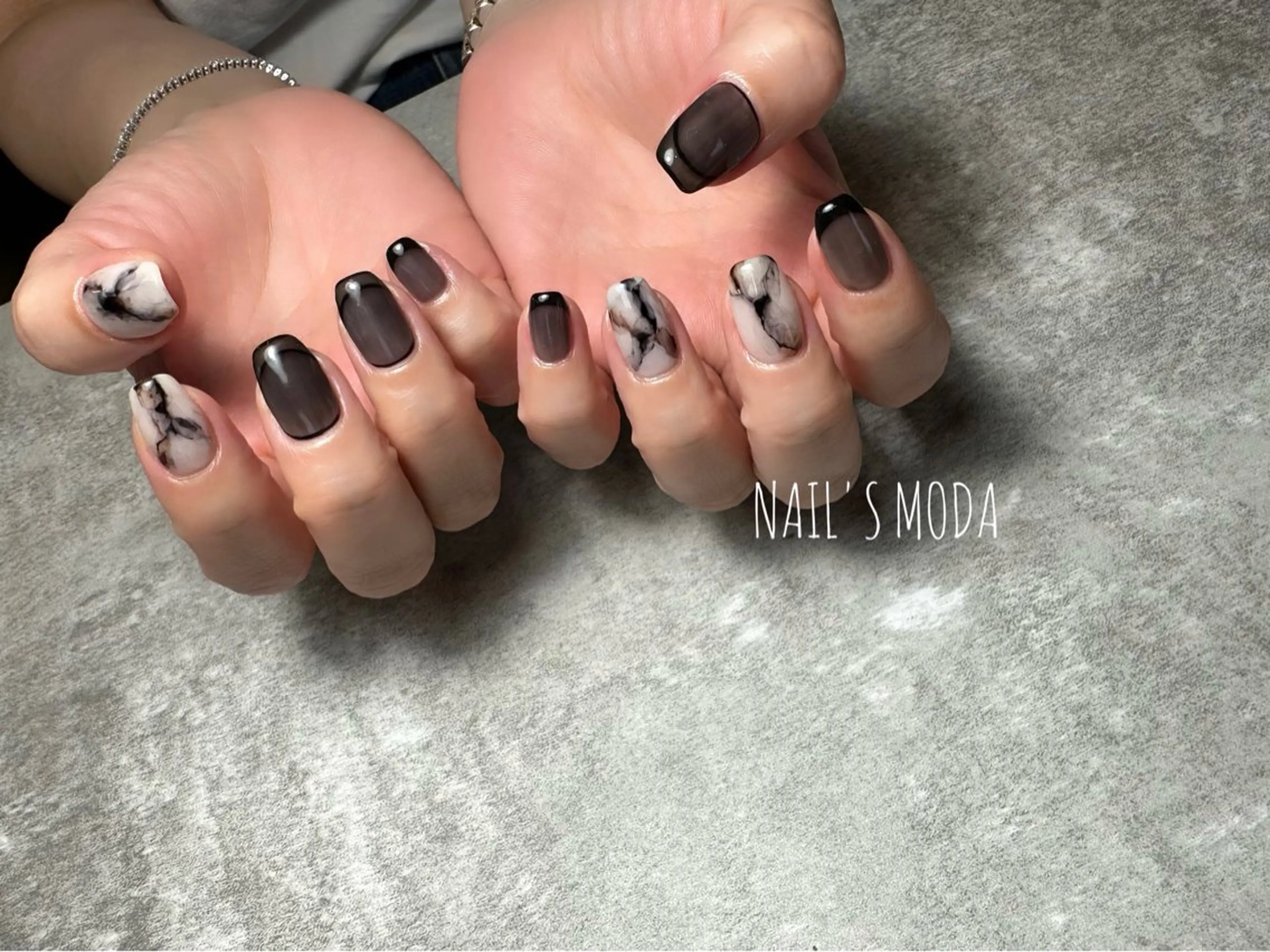 ネイル ニュアンスネイル NAIL'S MODAのネイルデザイン