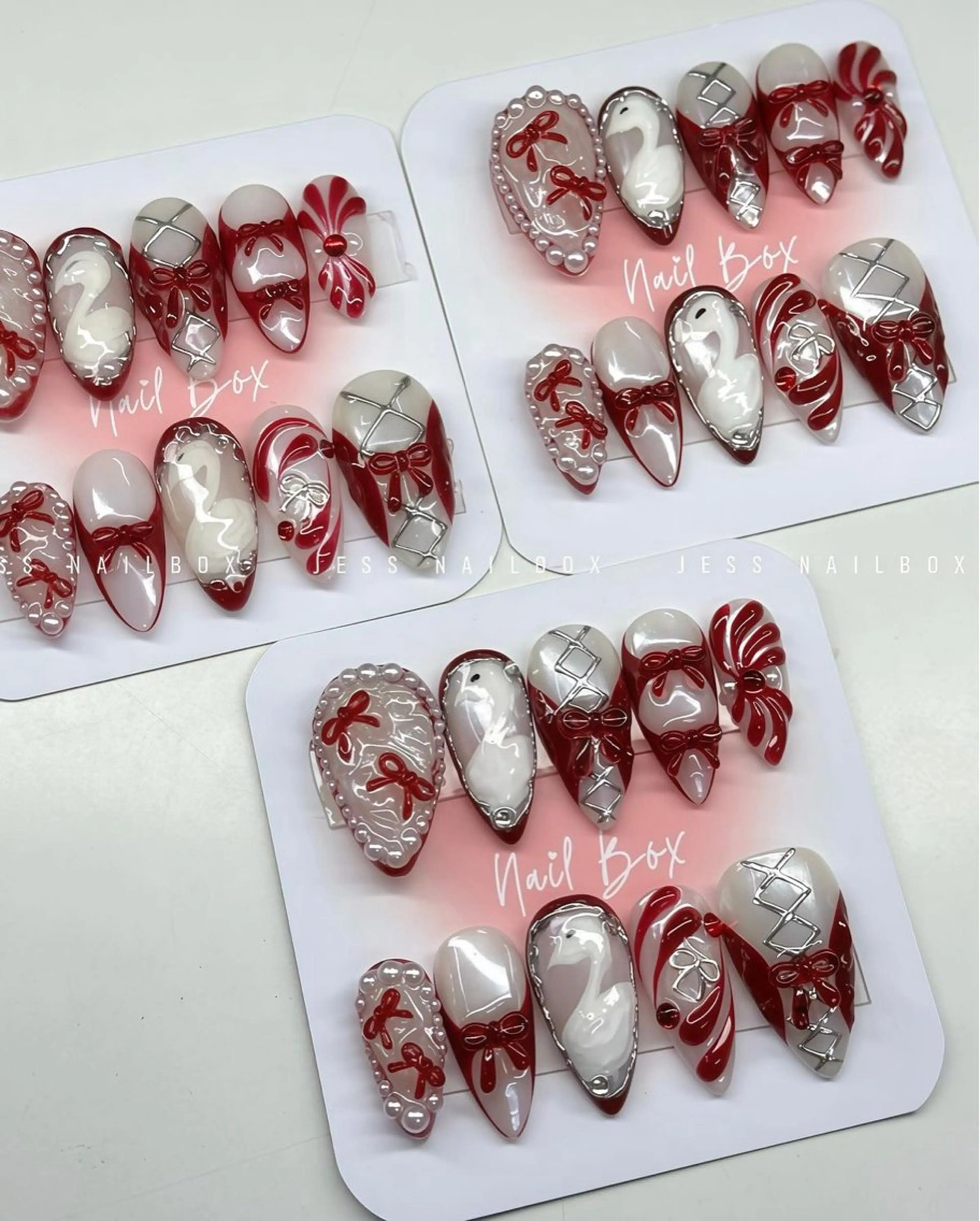 ネイル アートネイル ジェルネイル キラキラネイル 持ち込み ワンホンネイル ハンドネイル ハンドケア Panda chan Novaのネイルデザイン