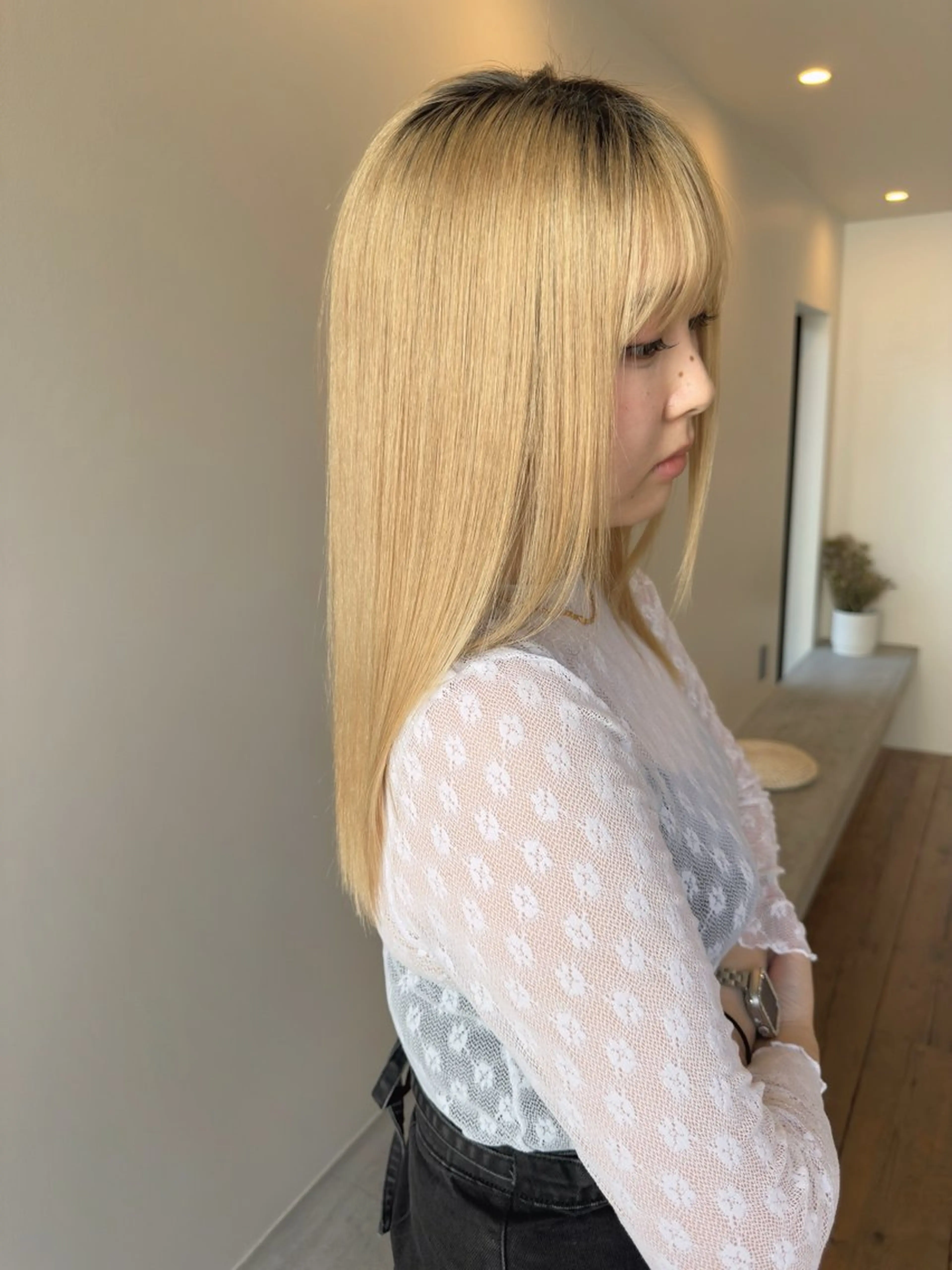 セミロング カラー ハイトーンカラー ヘアカラー トリートメント U too e’s 鎌倉🌿堀岡千紘のヘアスタイル