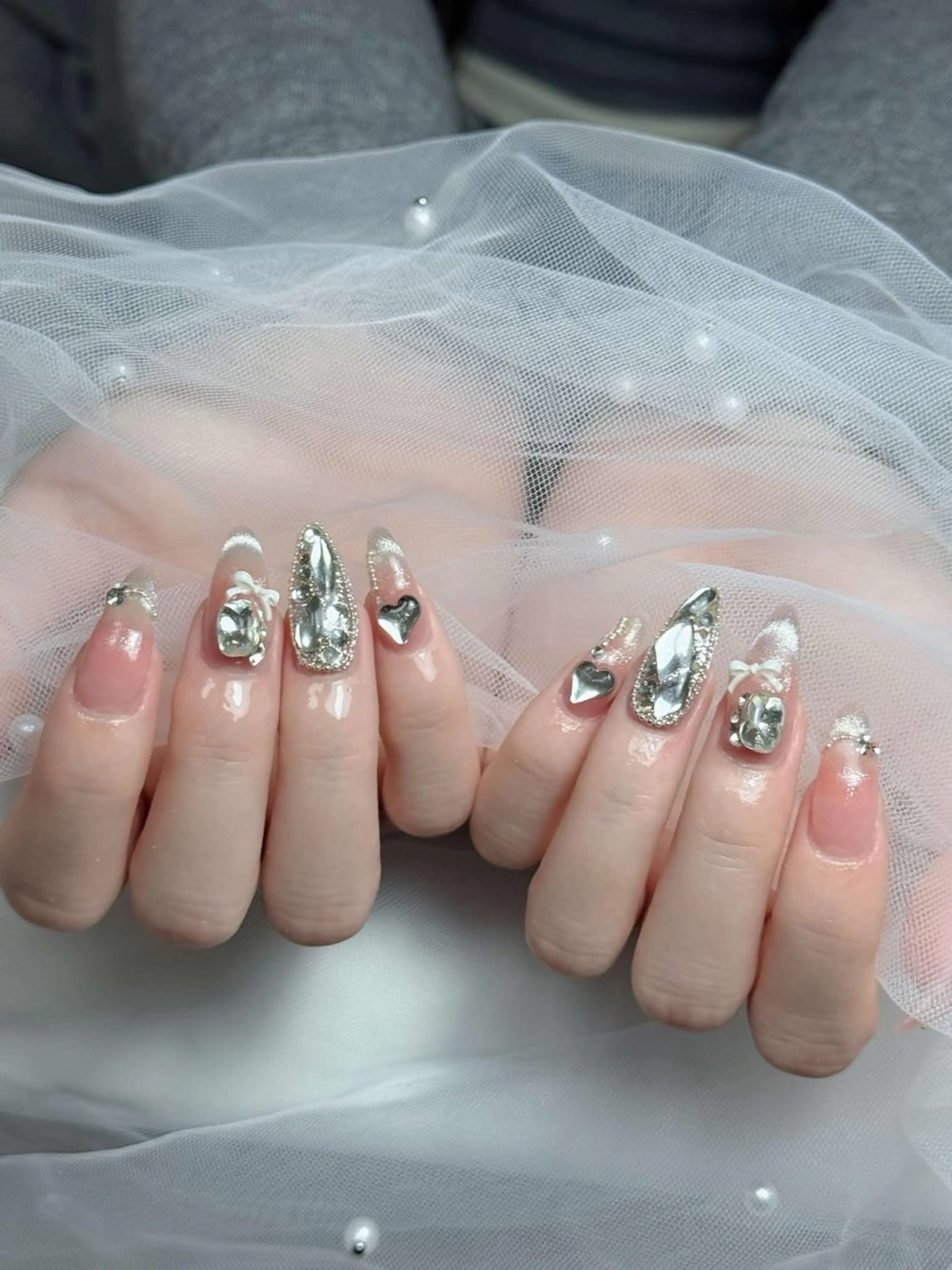 ネイル フレンチネイル ジェルネイル キラキラネイル 韓国ネイル マグネットネイル Julli nail studio所属・Julli NailStudioのネイルデザイン