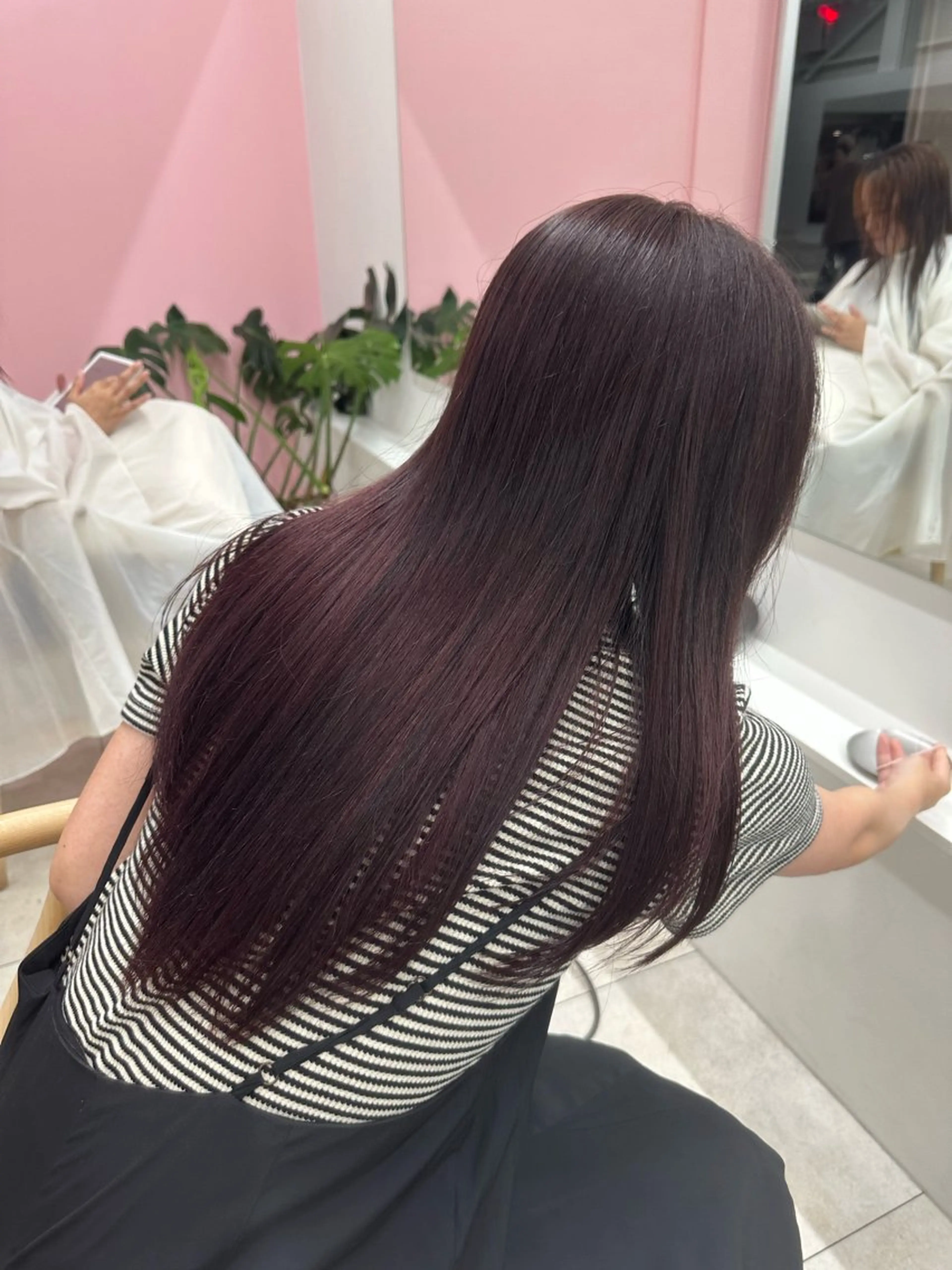 ロング カラー ブラウンカラー レッドカラー レッドブラウン 林 莉央のヘアスタイル