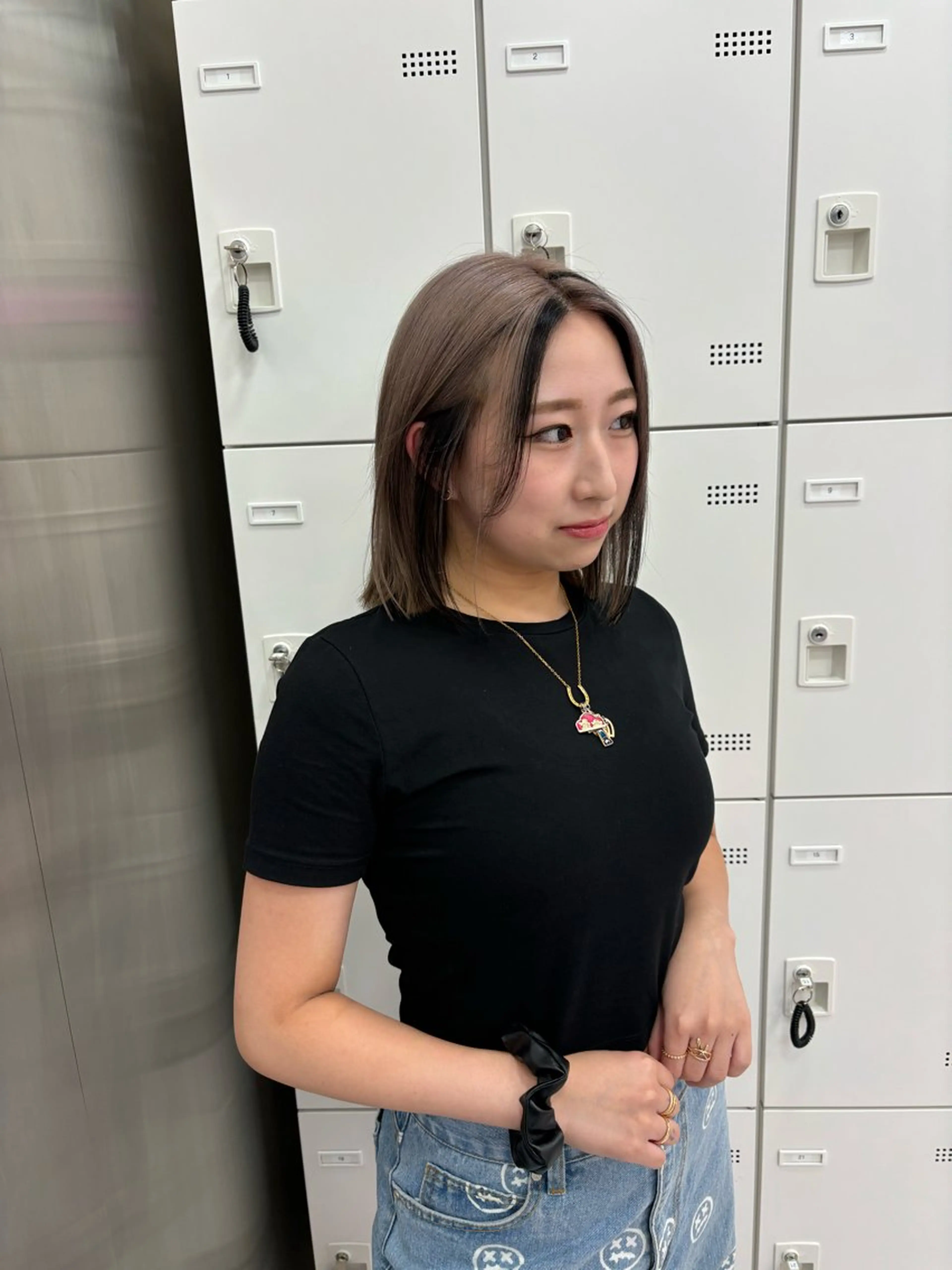 ミディアム カラー ヘアカラー トリートメント ヘッドスパ ヘアセット 韓国レイヤー ハッシュカットのヘアスタイル