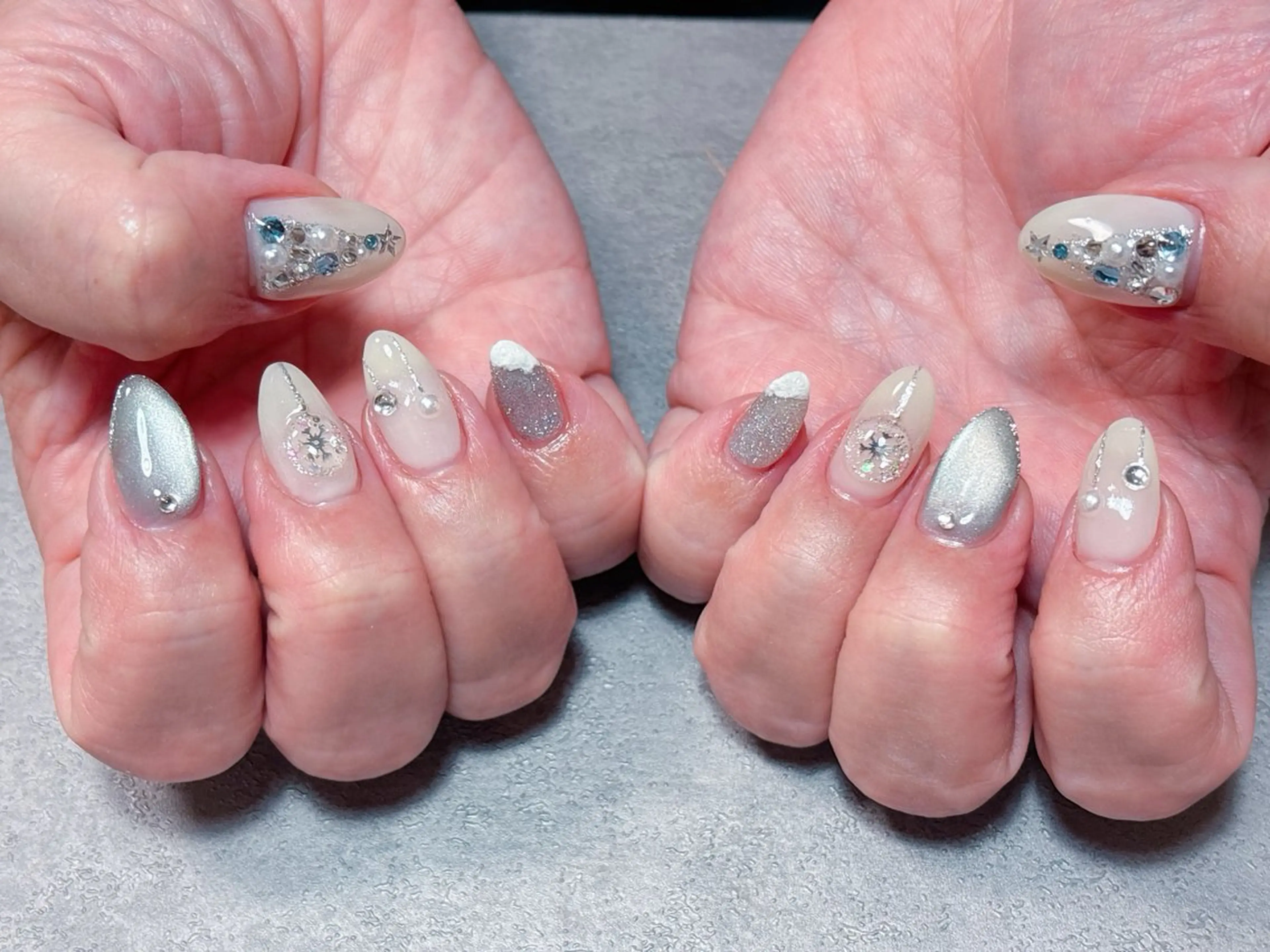 ネイル アートネイル ジェルネイル マグネットネイル パラジェル 冬ネイル ハンドネイル ハンドケア ゆ か_Nails💫のネイルデザイン