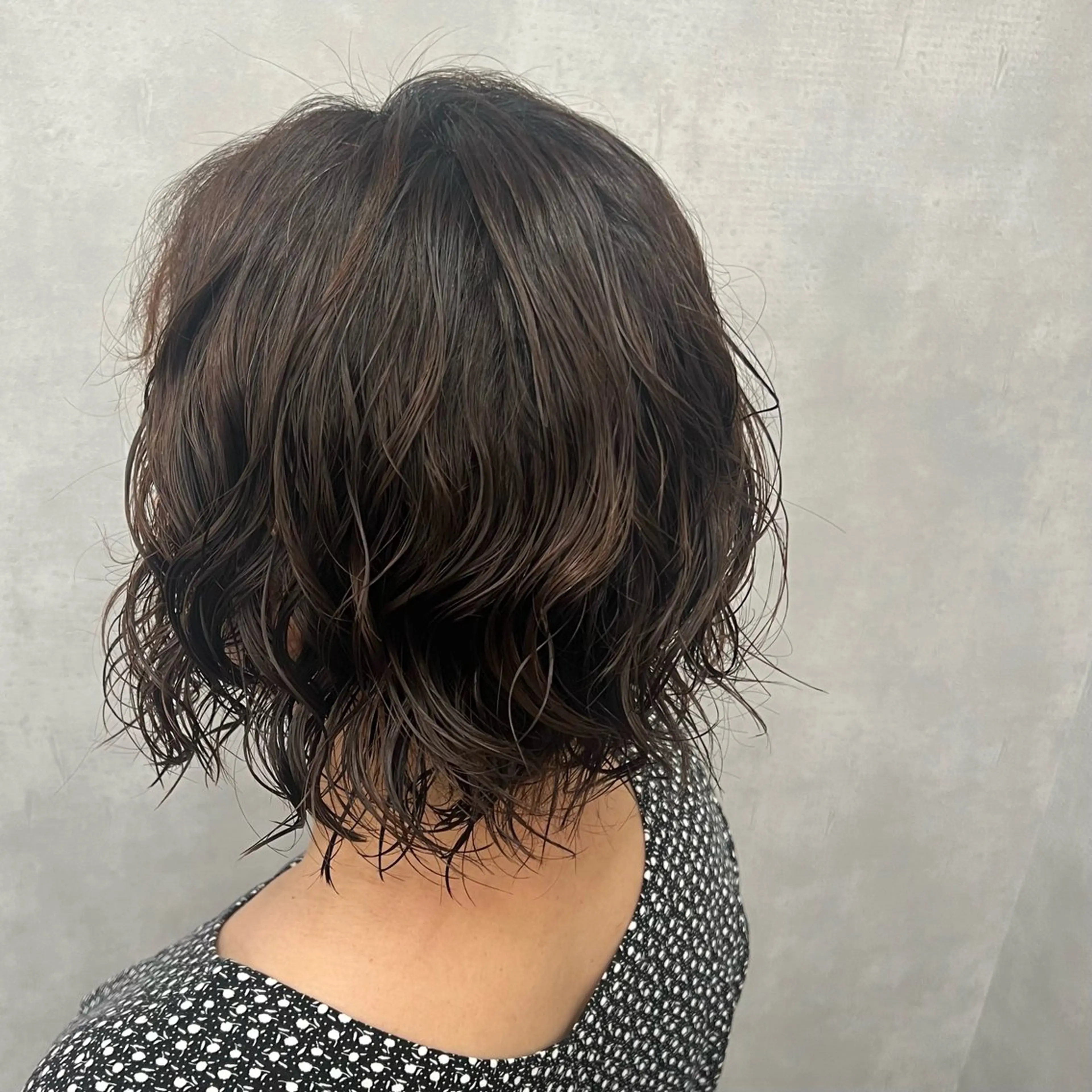ミディアム パーマ カット パーマ トリートメント 沖山 友津季のヘアスタイル