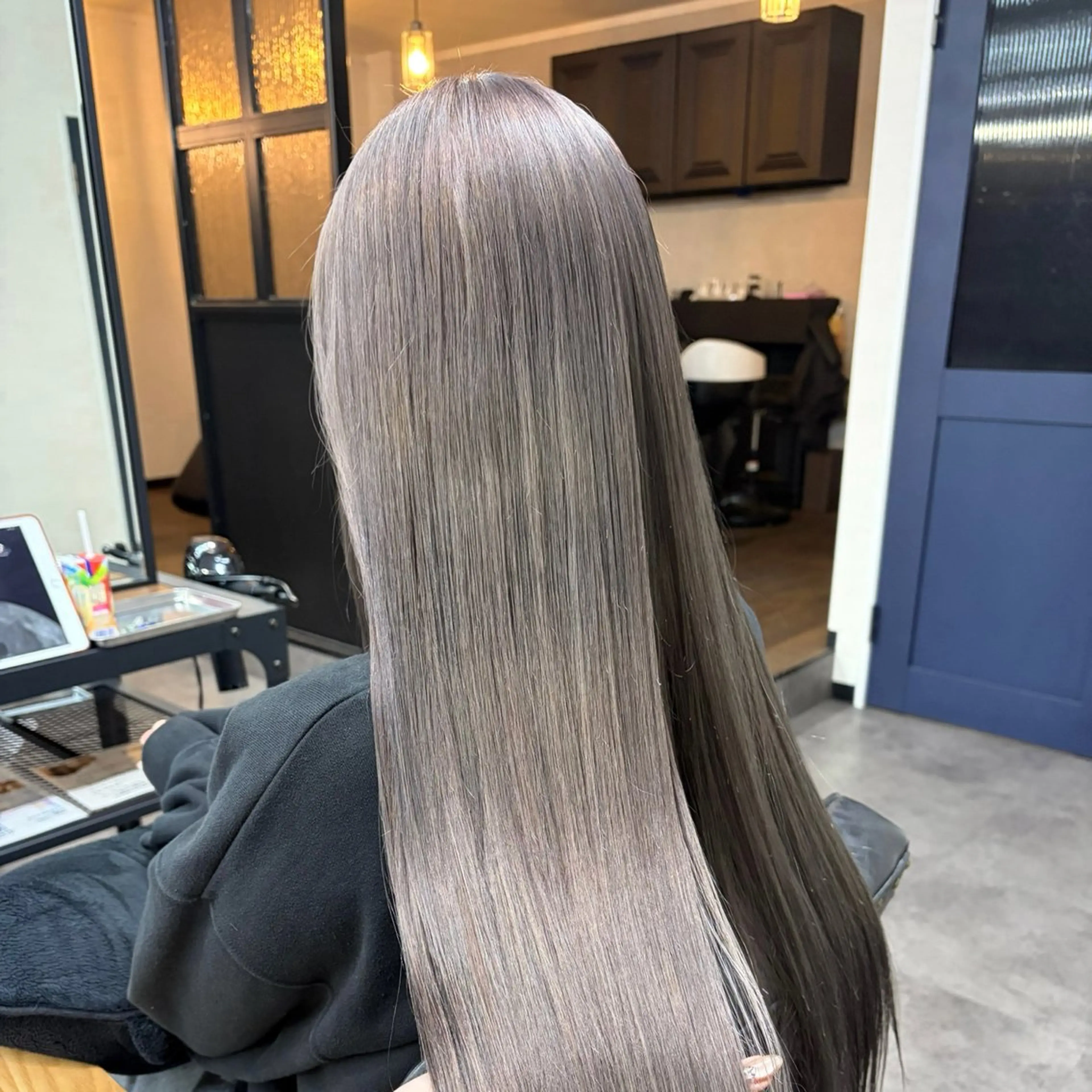 ロング カラー ヘアカラー 鳥居 叶夢のヘアスタイル