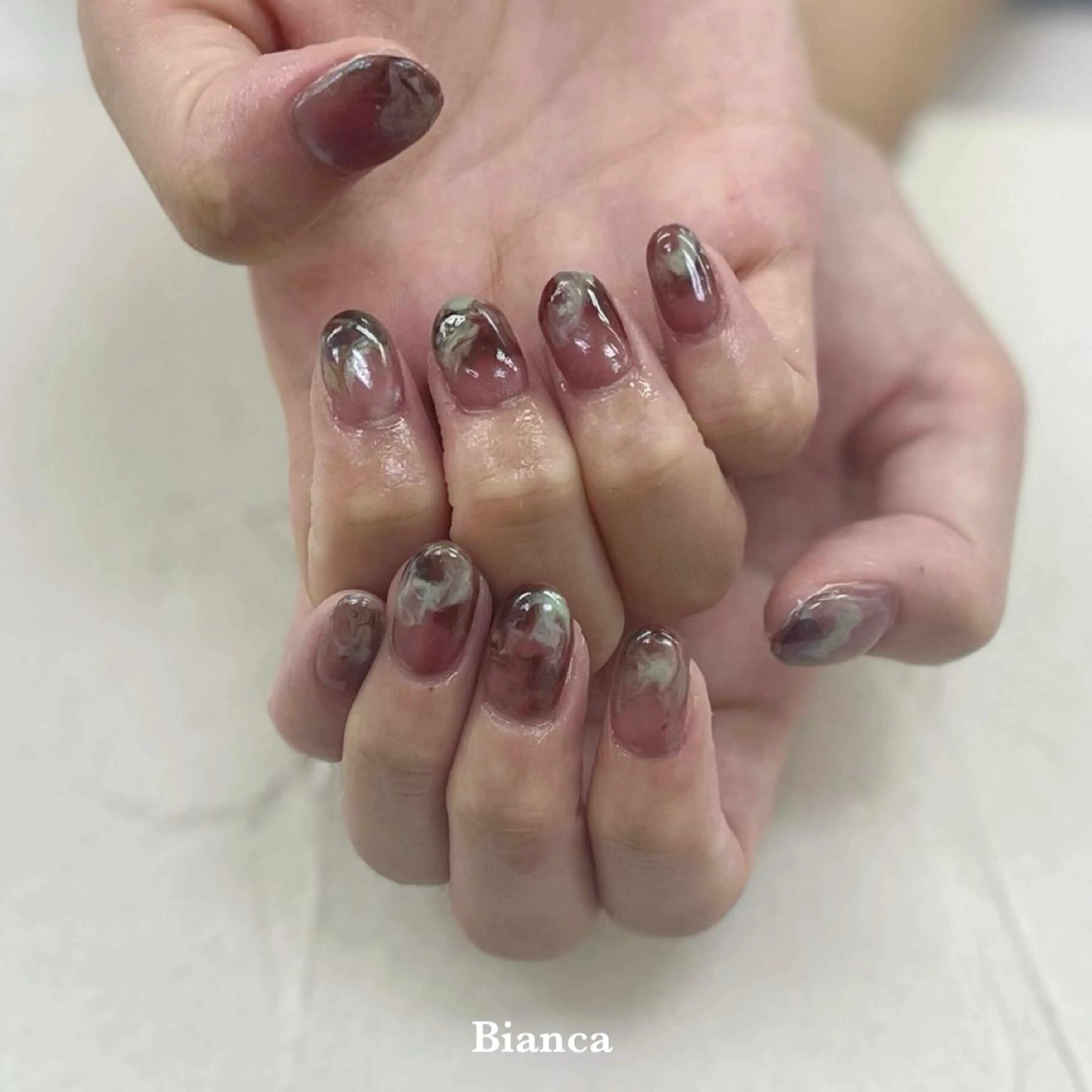 ネイル ブラウン グリーン ニュアンスネイル ハンドネイル Bianca♡ TAKANASHIのネイルデザイン