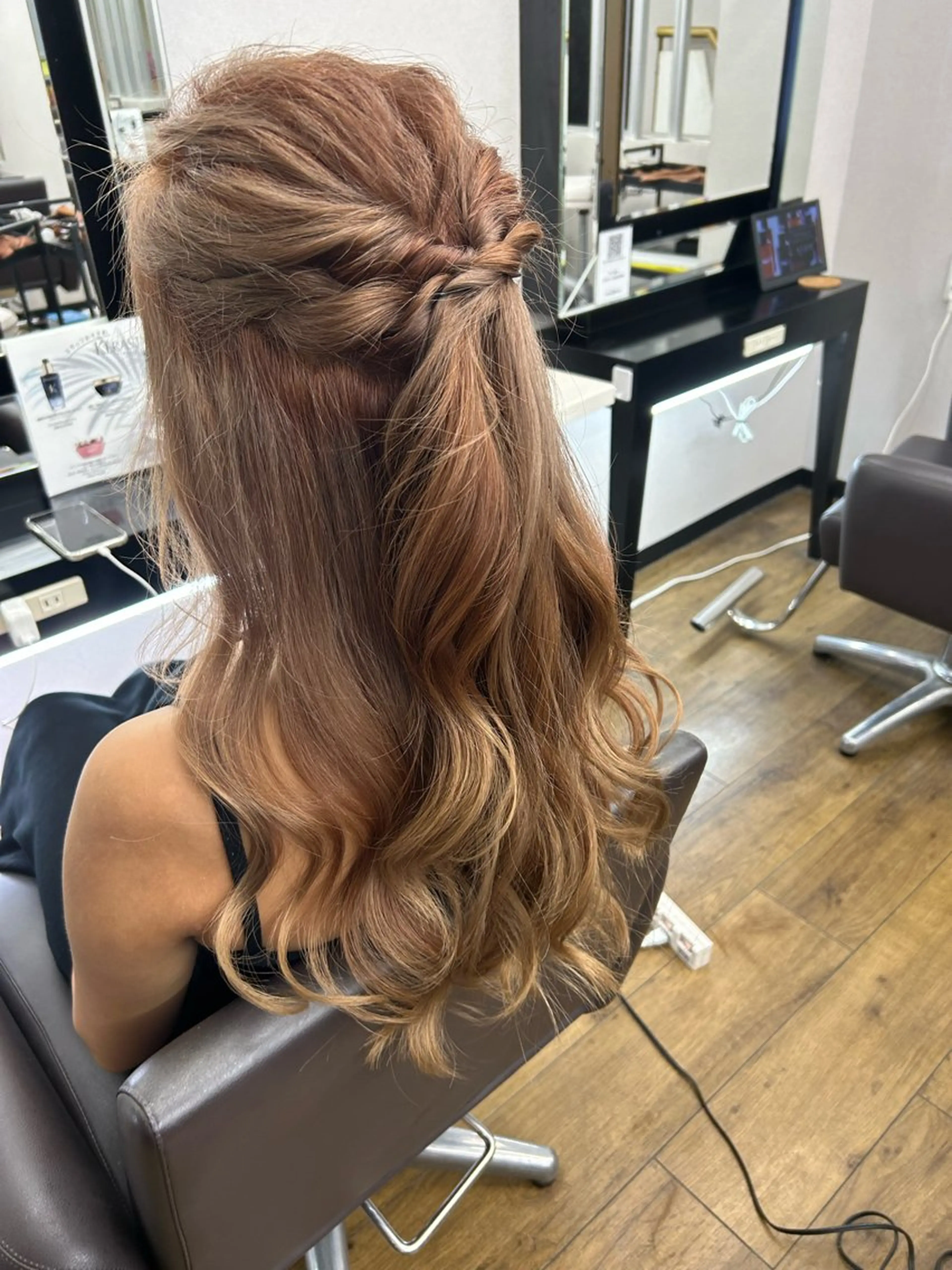 ロング カラー ヘアアレンジ ハーフアップ シールエクステ バレイヤージュ ブリーチ ブラウンカラー alpha. カラーエクステ下妻のヘアスタイル
