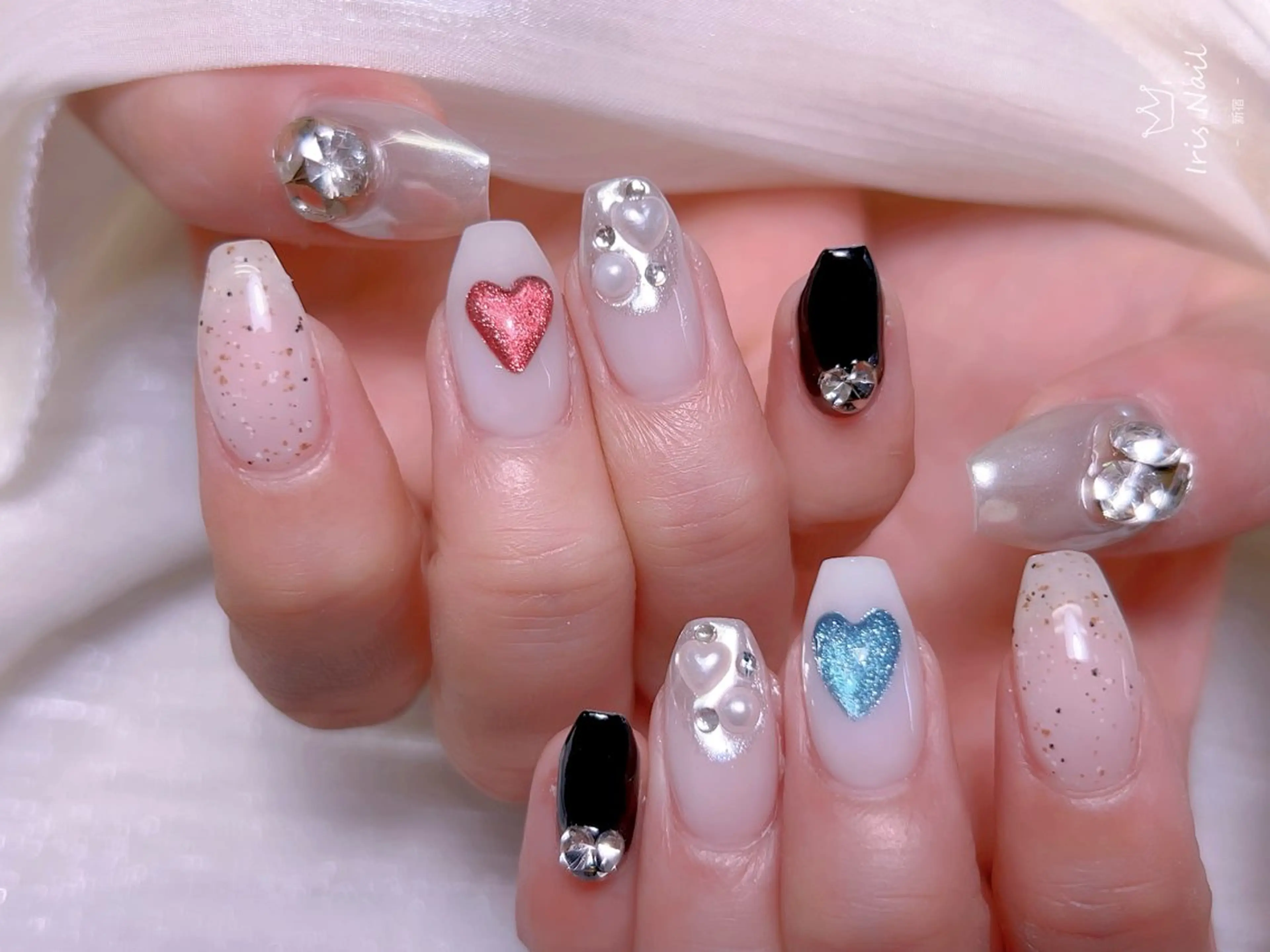 ネイル フレンチネイル ジェルネイル グラデーション 韓国ネイル マグネットネイル ハンドネイル 【長さ出し】 IRIS NAILのネイルデザイン