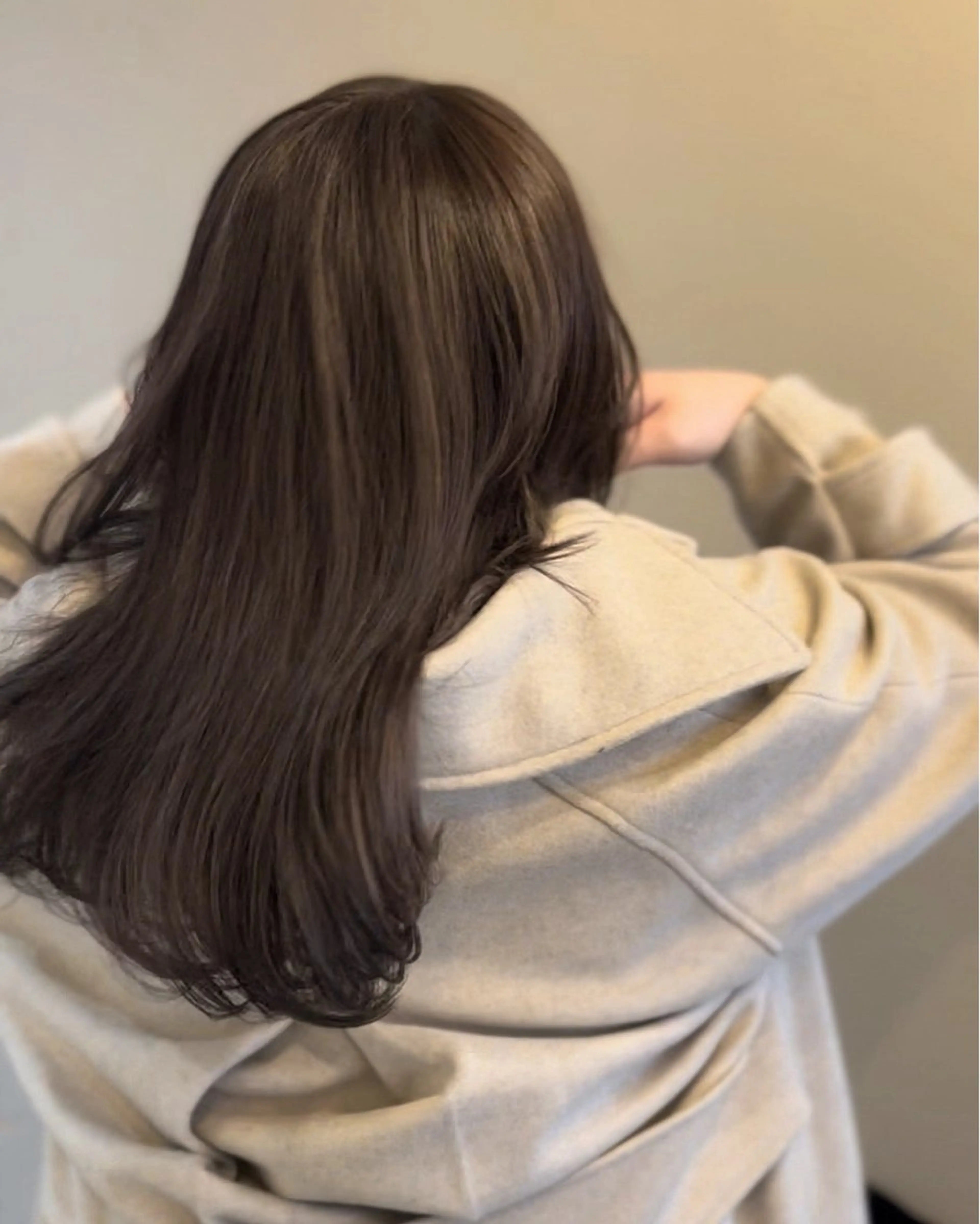ロング アッシュ アッシュグレー アッシュグレージュ 髪質改善 トリートメント カット ヘアカラー トリートメント KIYO キヨのヘアスタイル