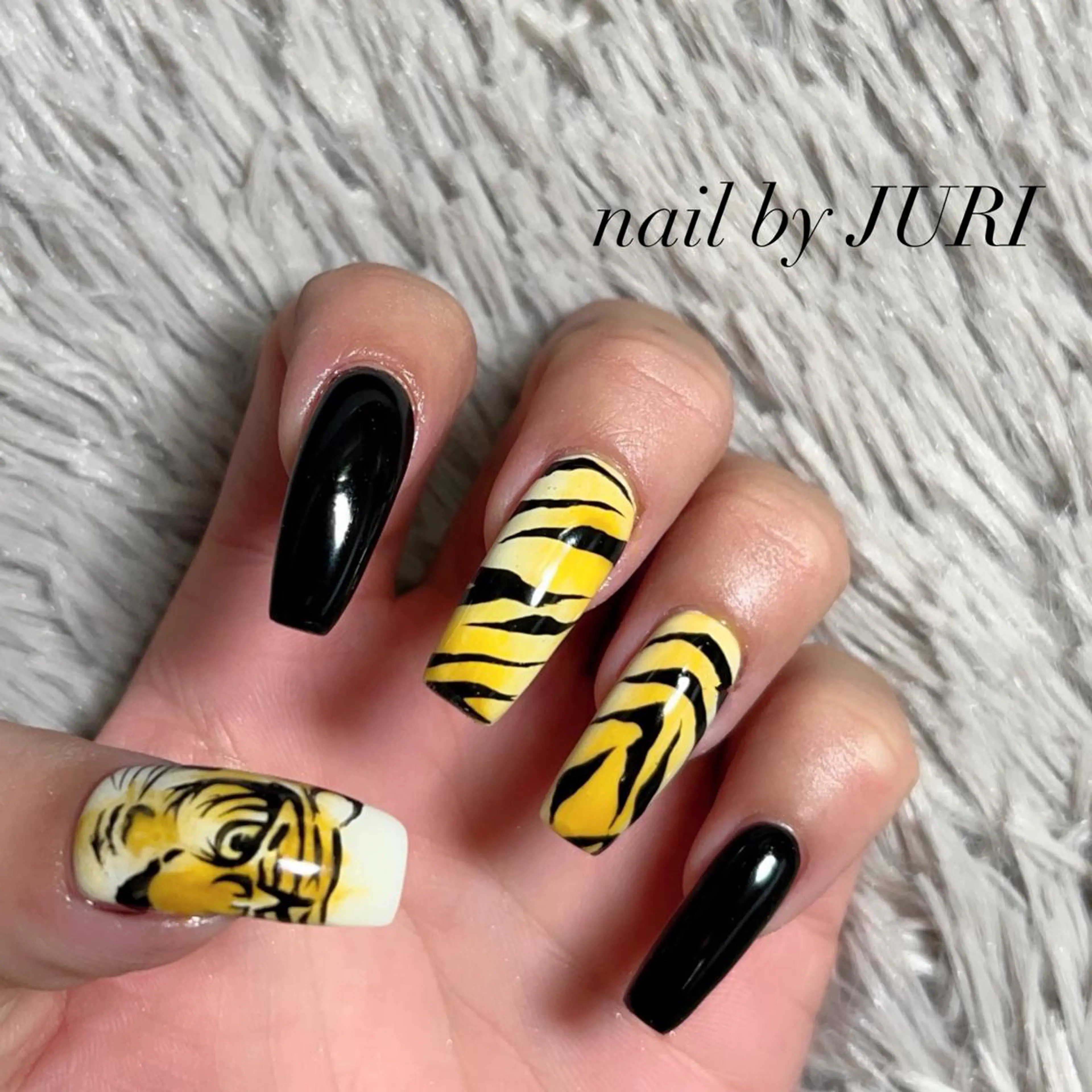 ネイル フットネイル フレンチネイル ジェルネイル ラメ(グリッター) ラメグラデーション NEO Beauty Salon所属・𝐍𝐄𝐎 𝐉𝐔𝐑𝐈のネイルデザイン