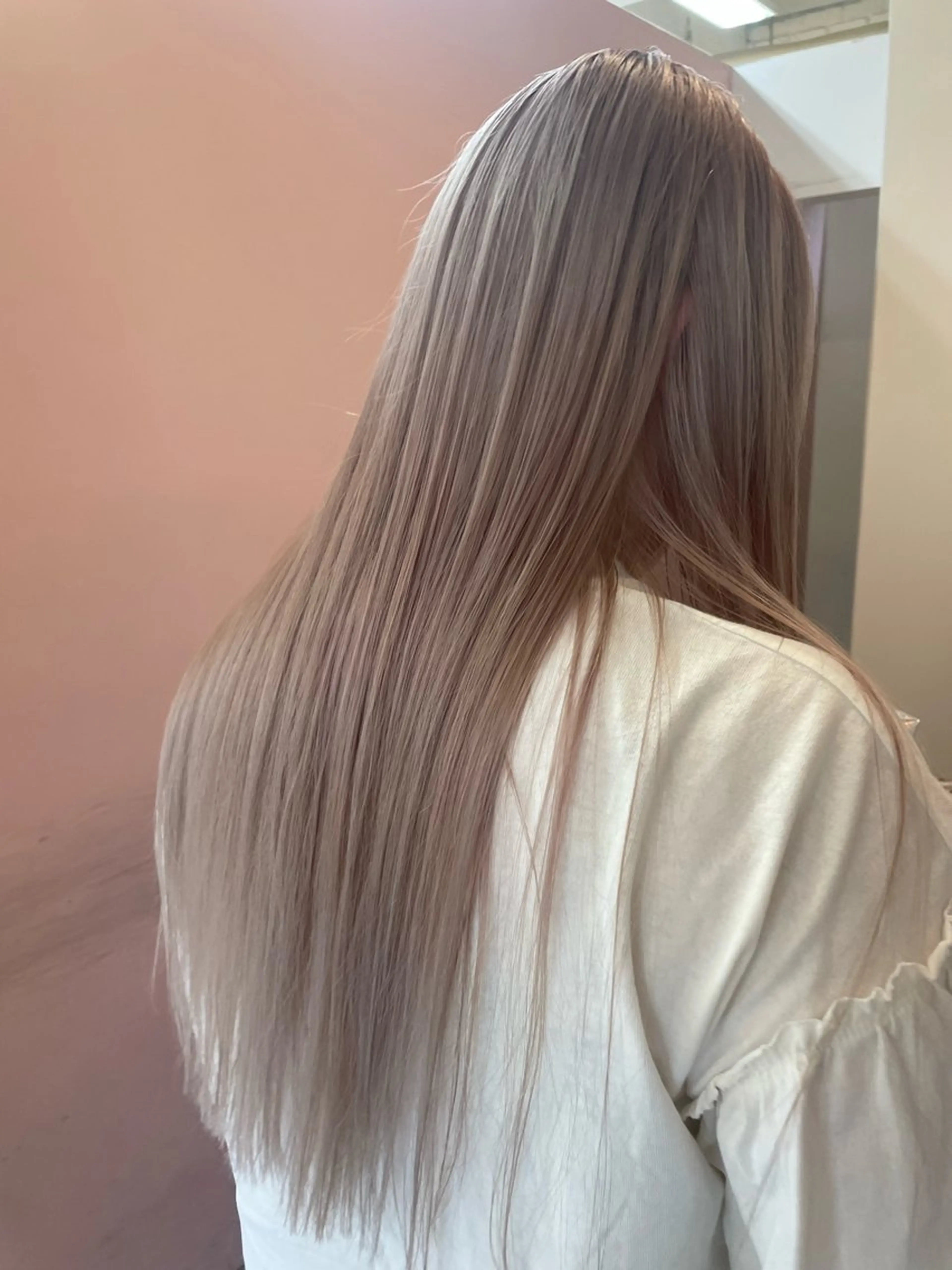 ロング トリートメント HITOMI レディースカットのヘアスタイル