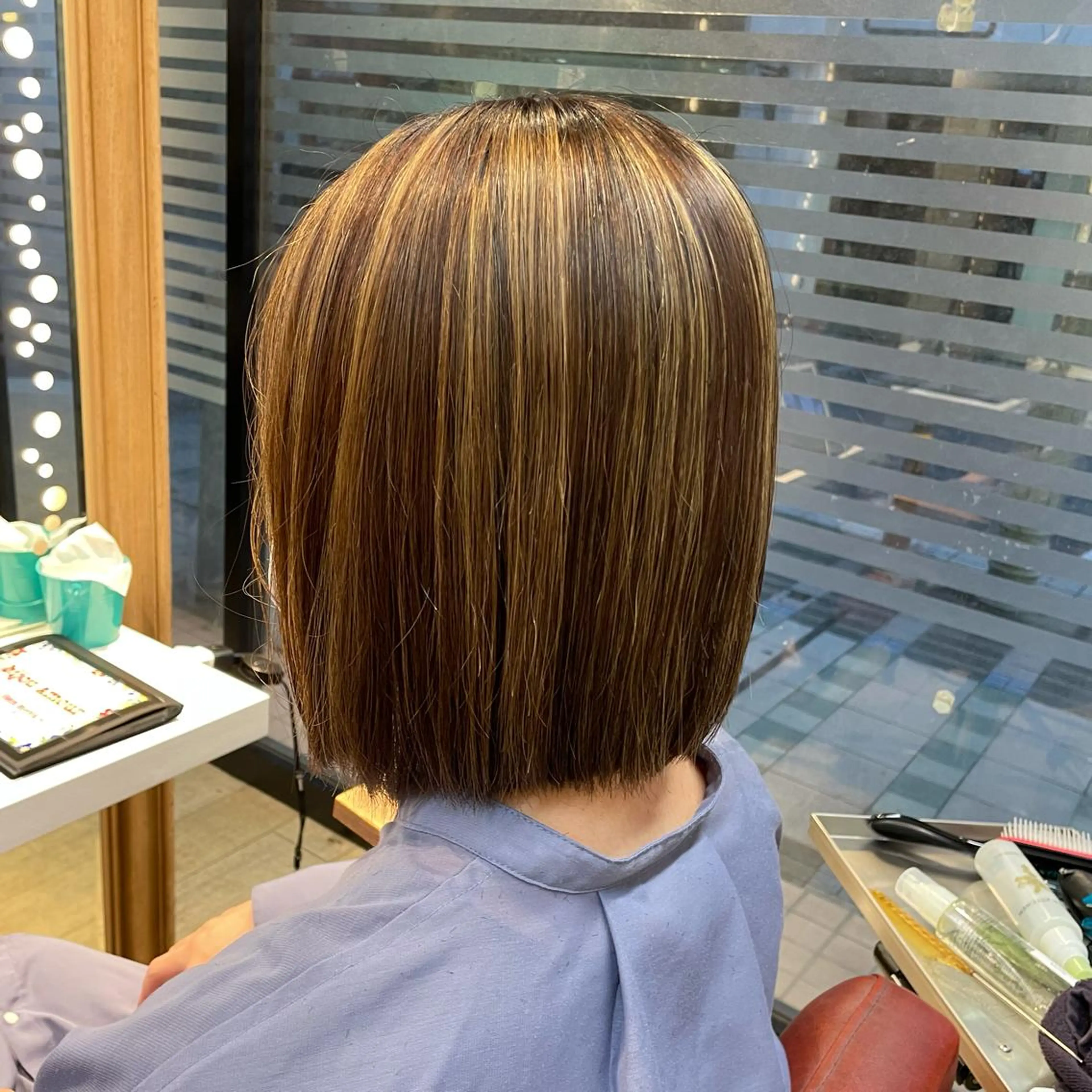 ショート 前下がりボブ ボブ カット LOG/所属・✨縮毛/ブリーチ✨ 出口 紗依のヘアスタイル