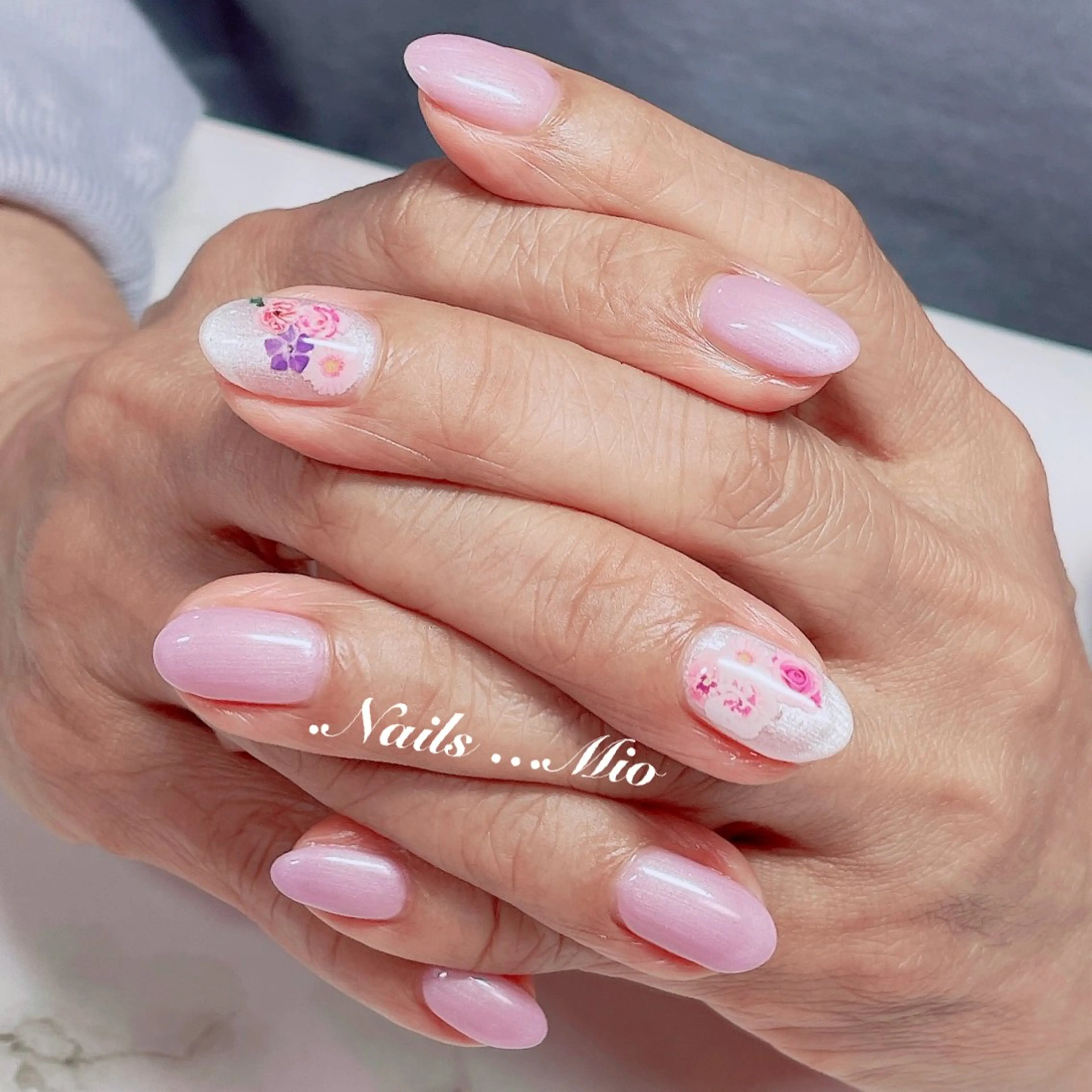 ネイル アートネイル ジェルネイル 持ち込み ワンカラーネイル 赤色 .Nails Mio 赤羽西ネイルサロンのネイルデザイン