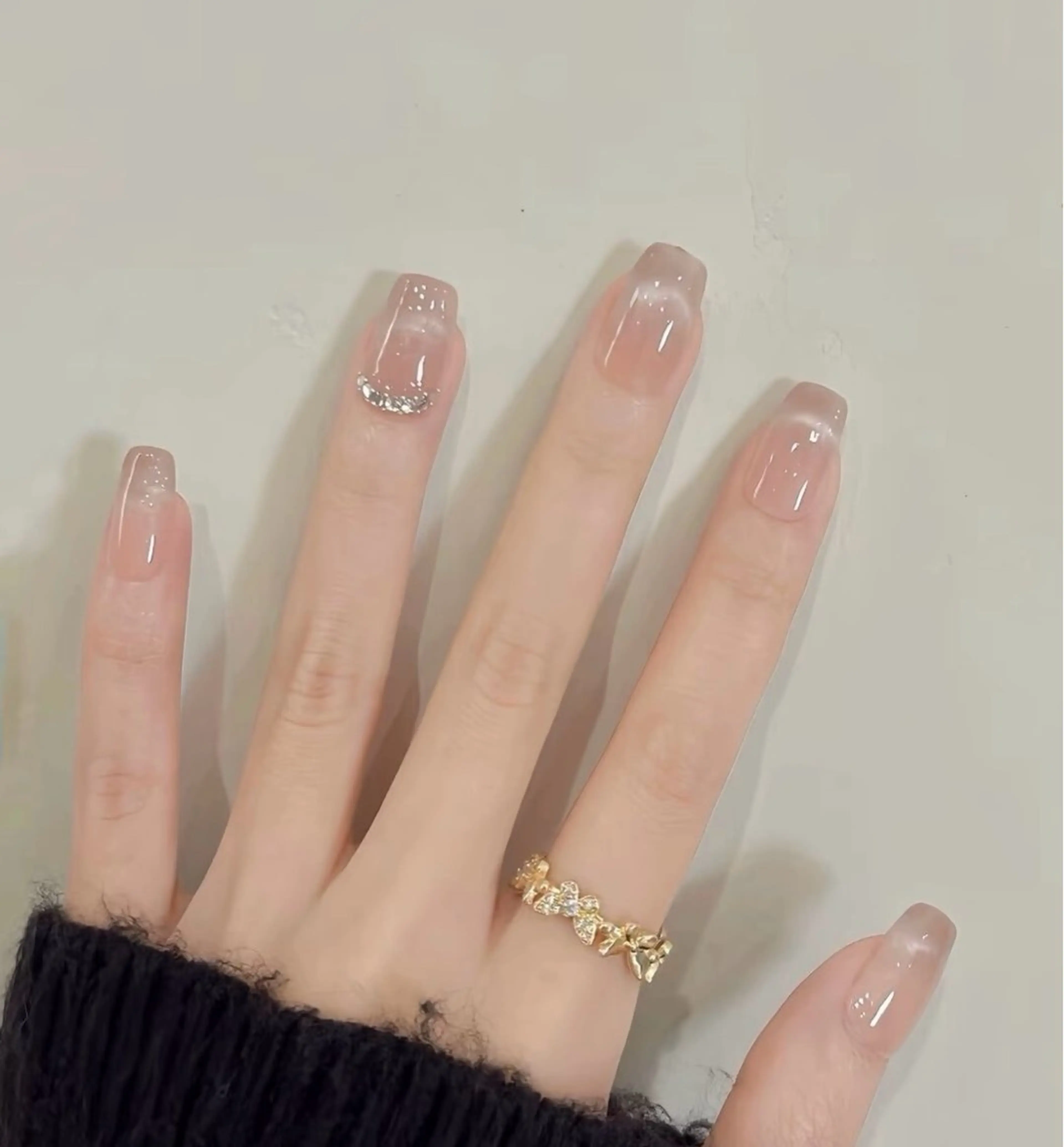 ネイル チークネイル 長さ出し フラワーネイル フレンチネイル ガーリー SunNail池袋駅 ワンホンネイルのネイルデザイン