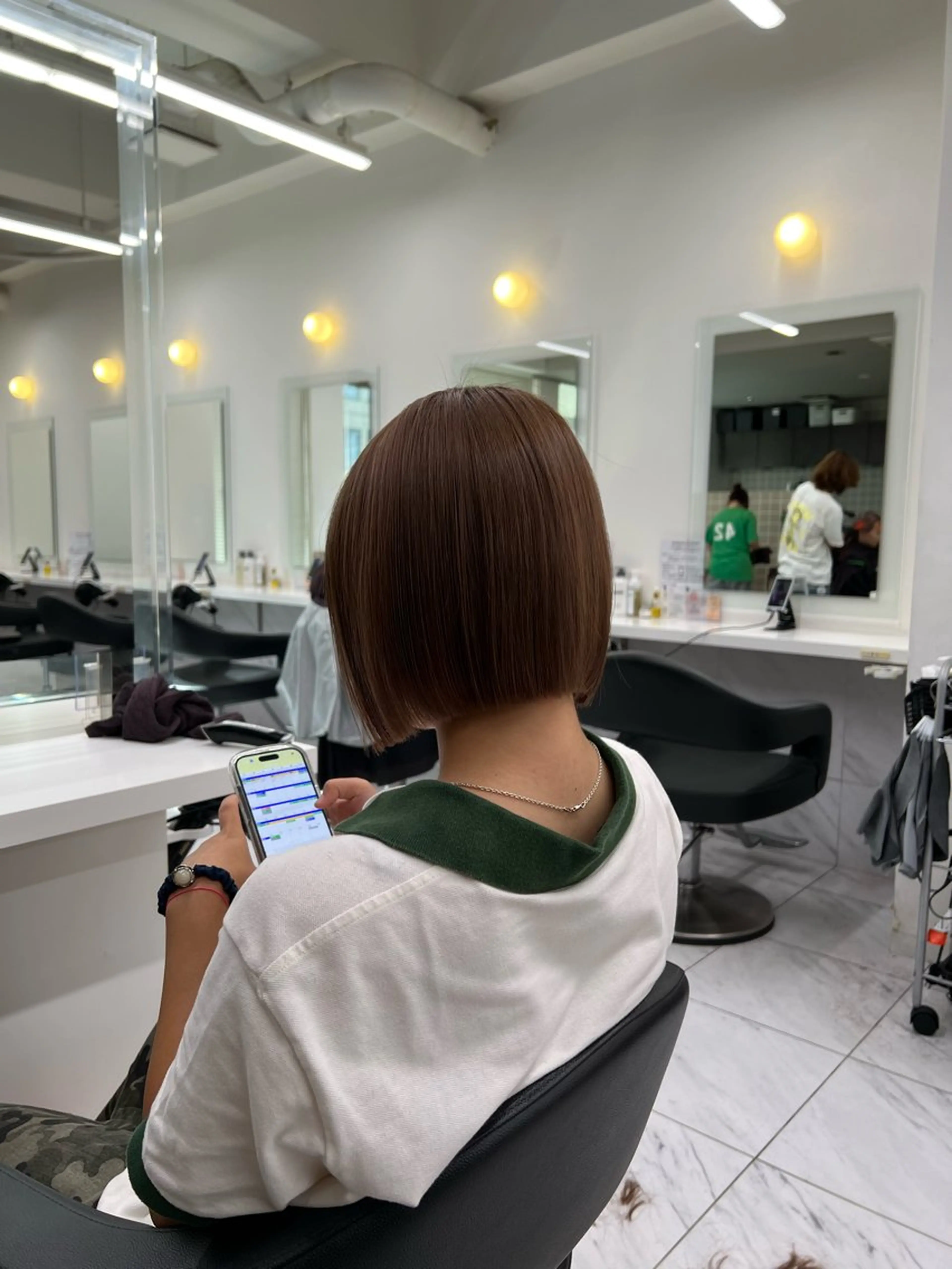 ミディアム カラー カット ヘアカラー トリートメント 韓国レイヤーカット /ダブルカラーのヘアスタイル