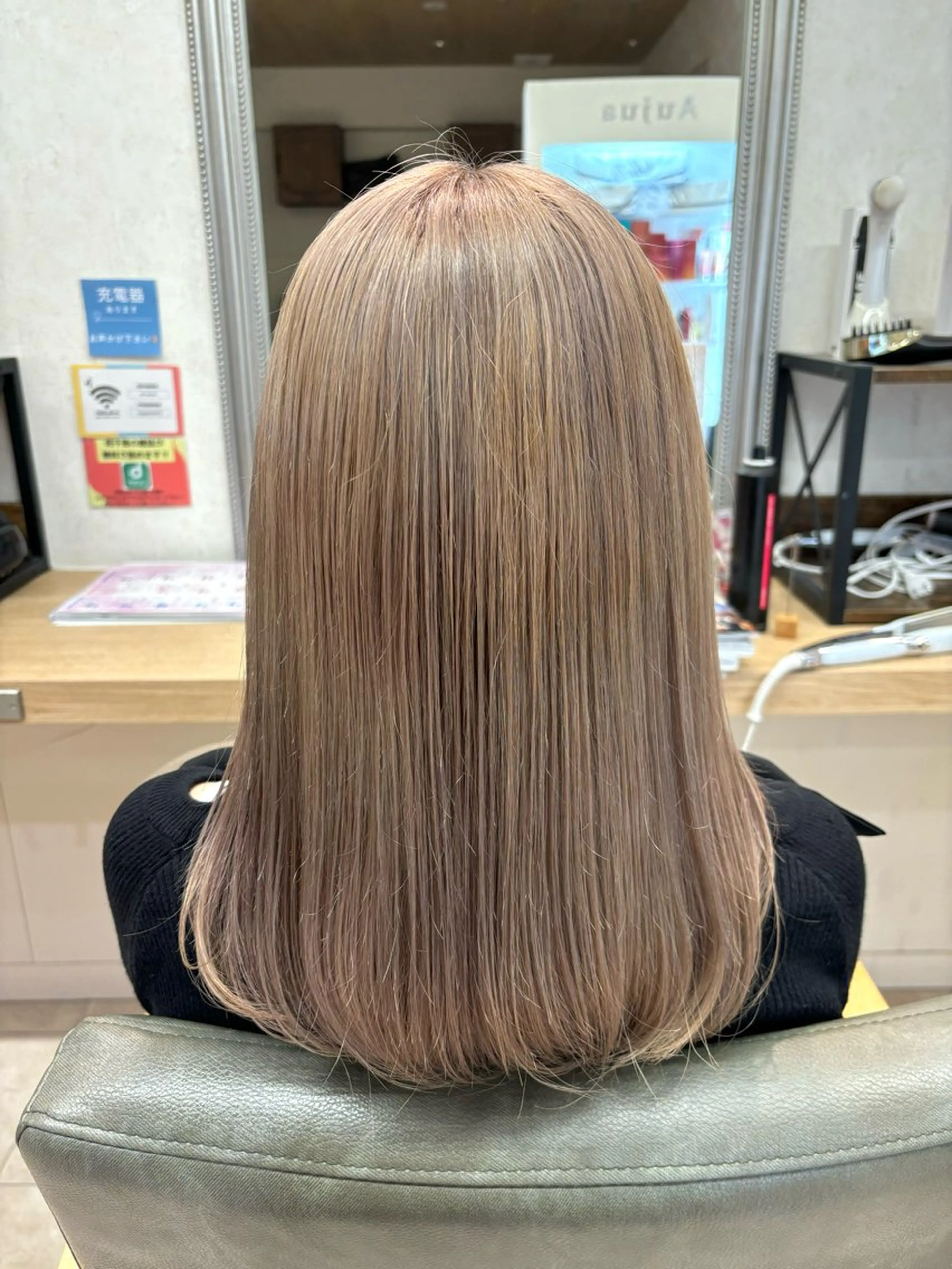 ミディアム カラー ヘアカラー しほ/ヘッドスパ/ミ ルクティー/バンドのヘアスタイル