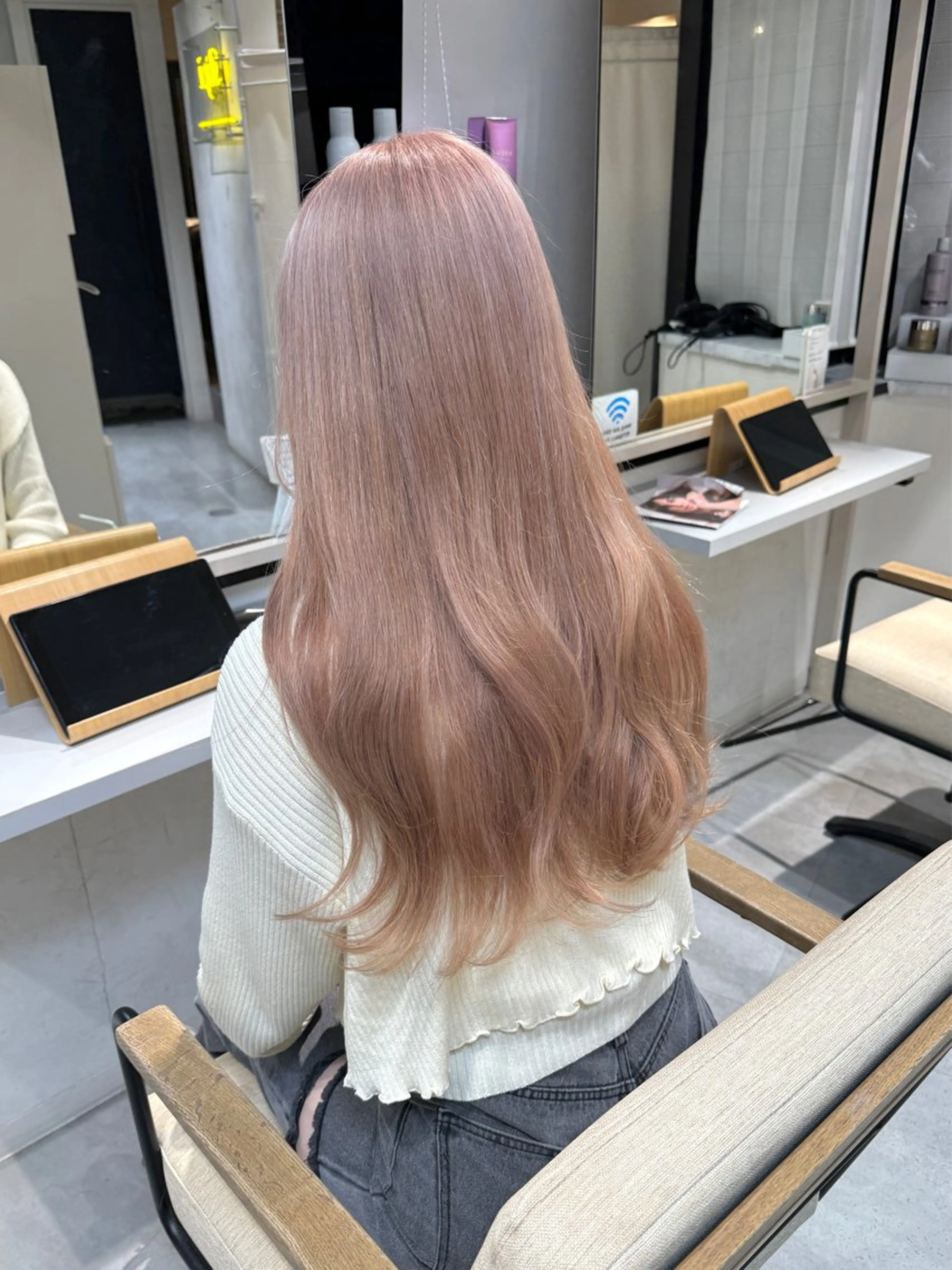 ロング カラー ベージュカラー ミルクティーベージュ ヘアカラー トリートメント fuka/梅田/ ミルクティーベージュのヘアスタイル