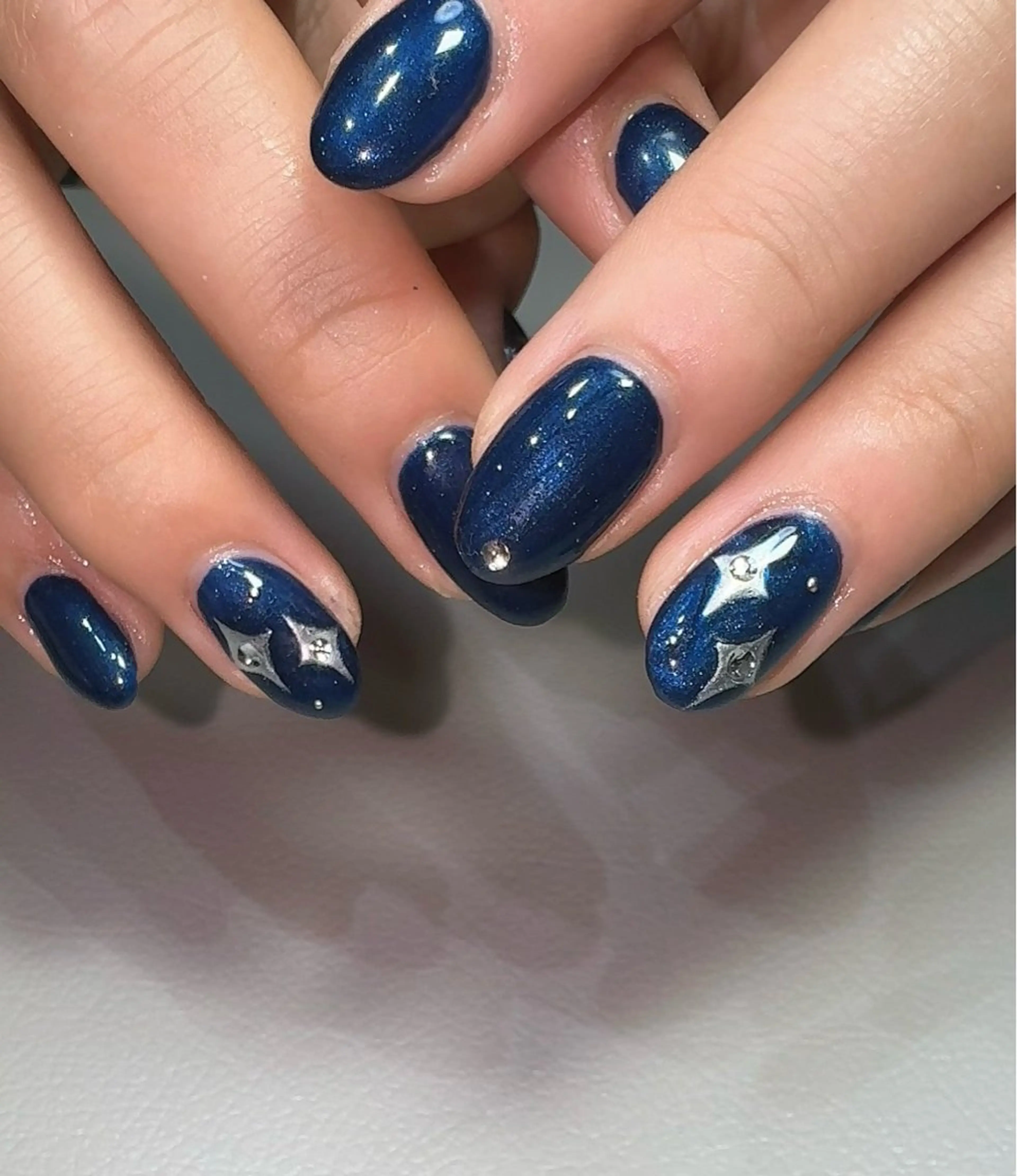 ネイル ブルー キラキラネイル ワンカラーネイル シンプルネイル nailsalon gemstoryのネイルデザイン