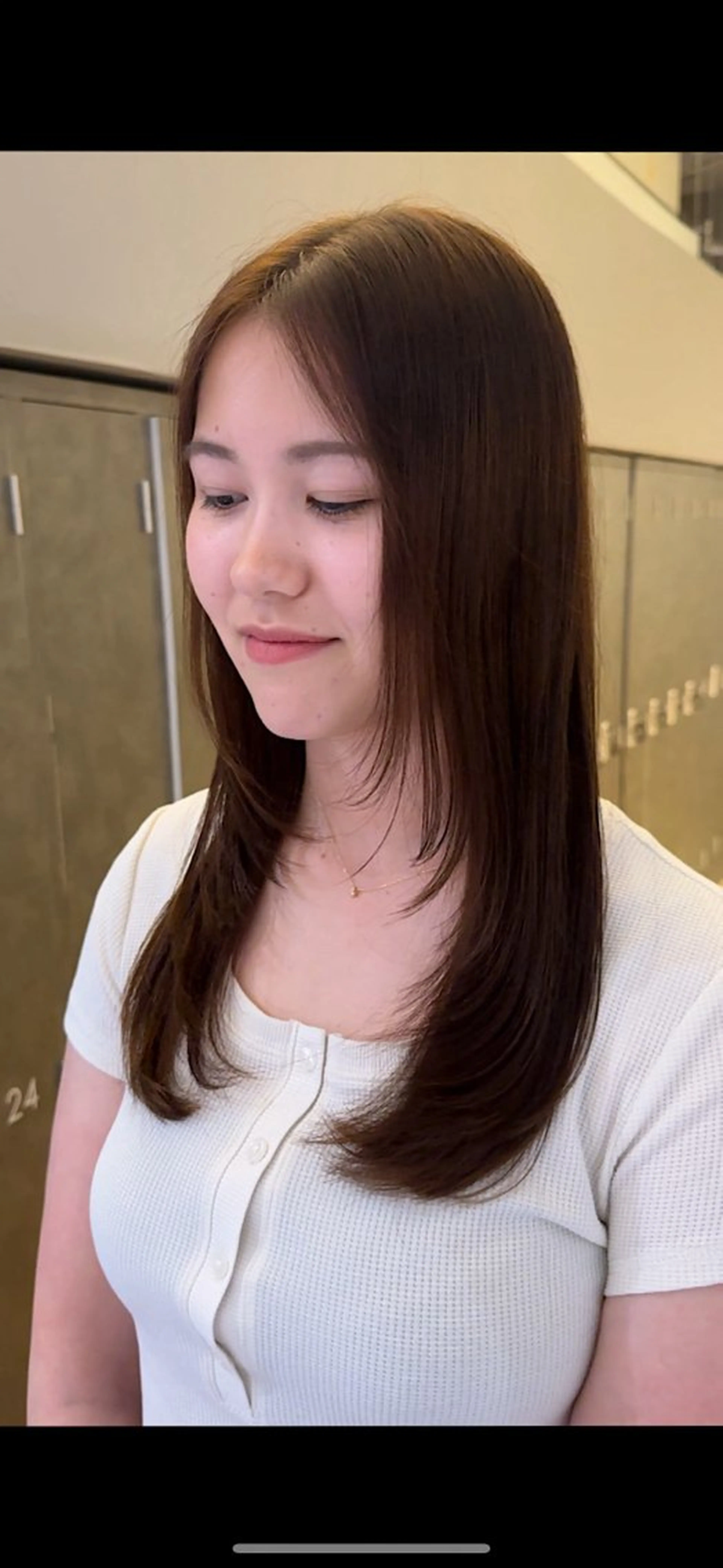 ロング 藤原 萌衣のヘアスタイル