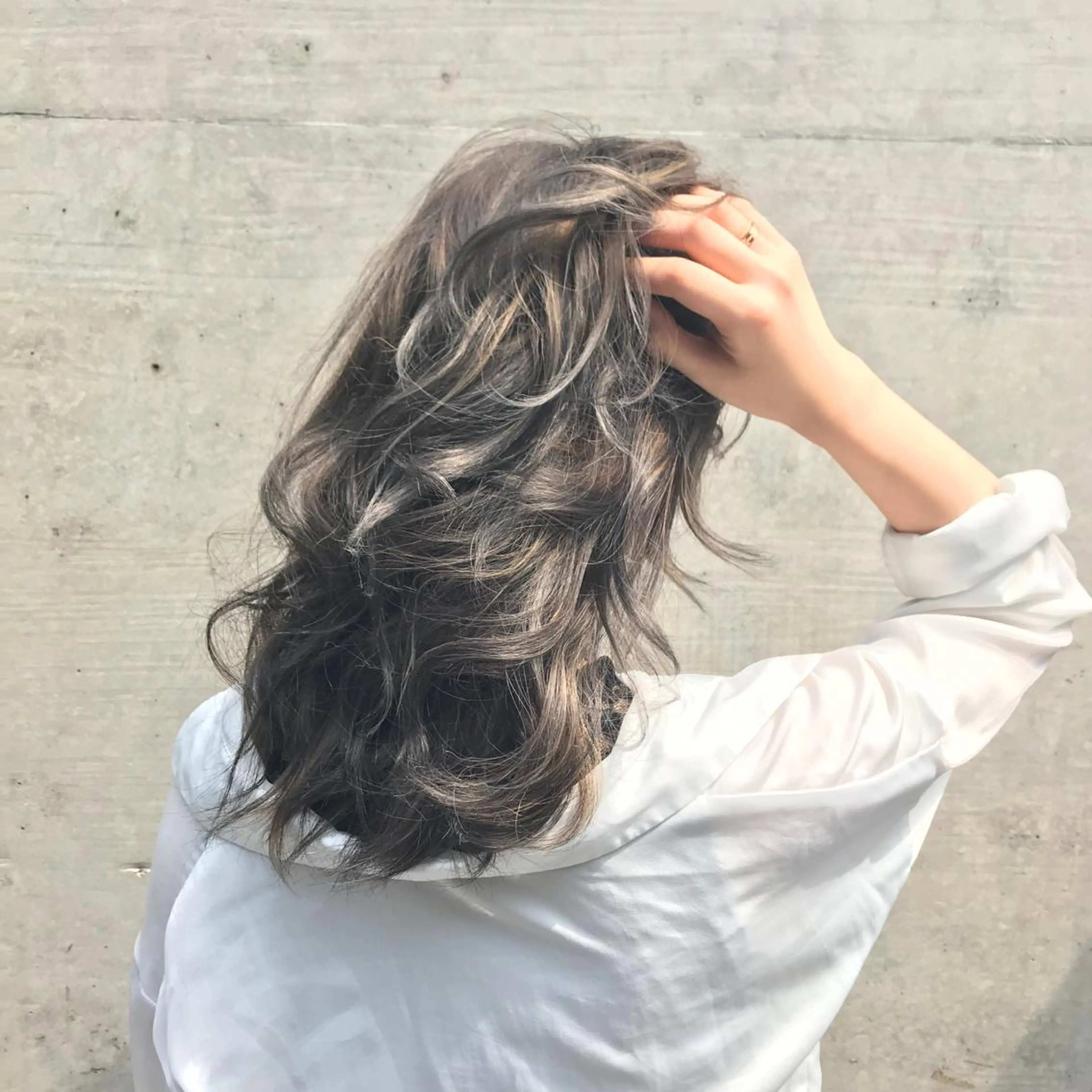 セミロング カラー ブリーチ 透明感カラー ヘアカラー cfr professional artist salon所属・佐野 智史のヘアスタイル