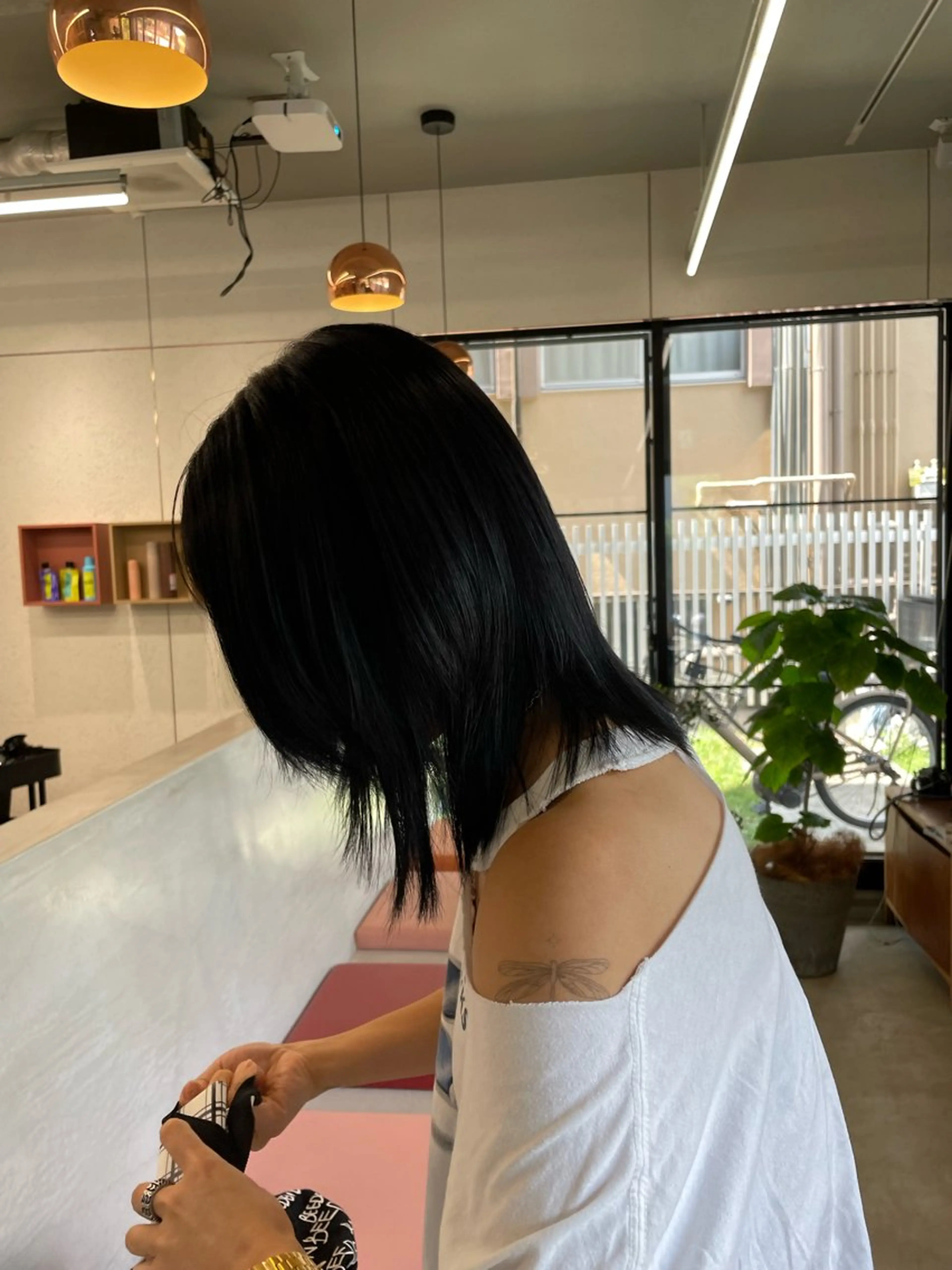 セミロング カラー 髪質改善 ヘアカラー 鶴井 美空のヘアスタイル