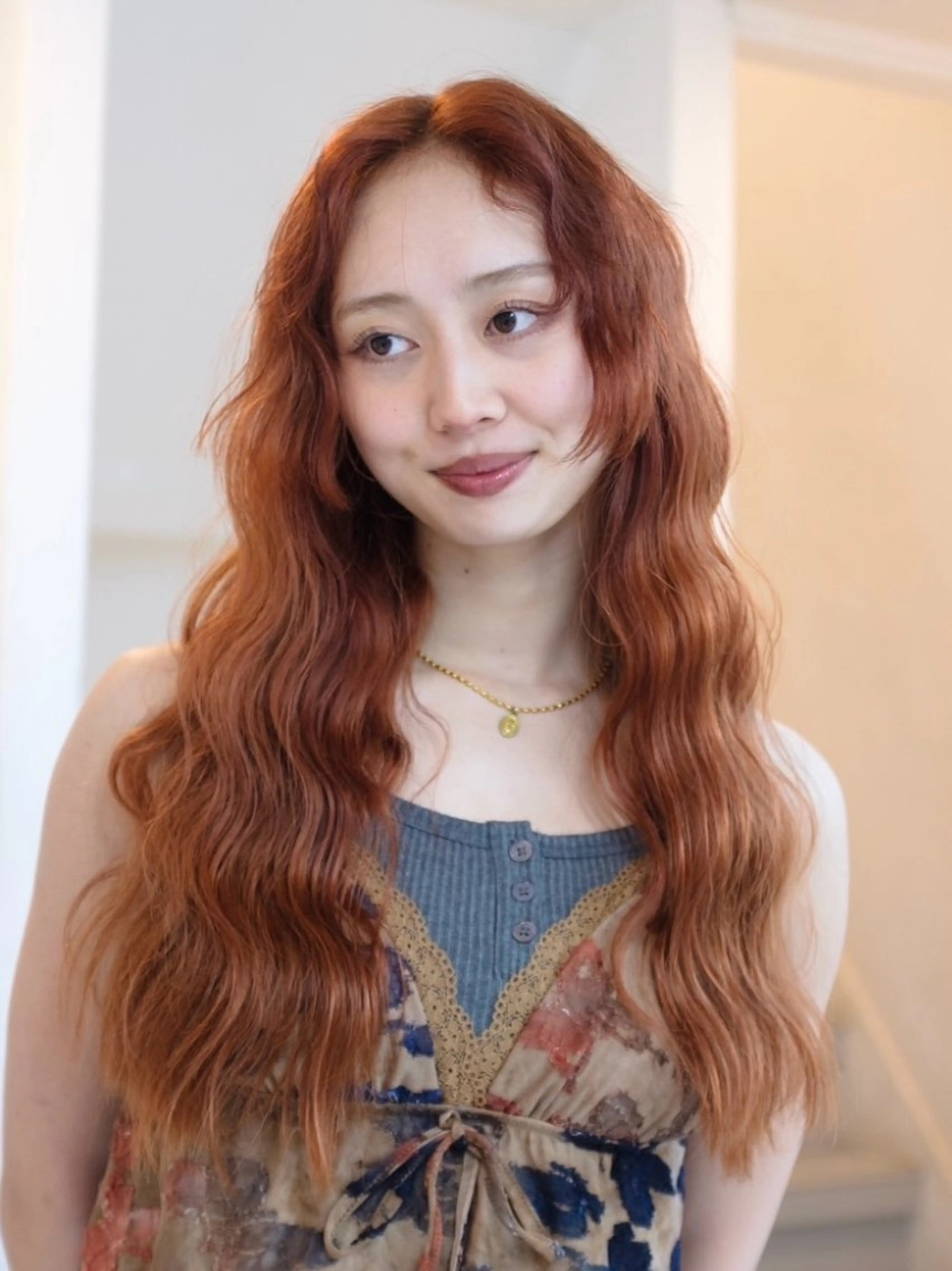 ロング カラー ヘアアレンジ ヘアカラー トリートメント ハイトーン/デザイン カラー/あおいのヘアスタイル