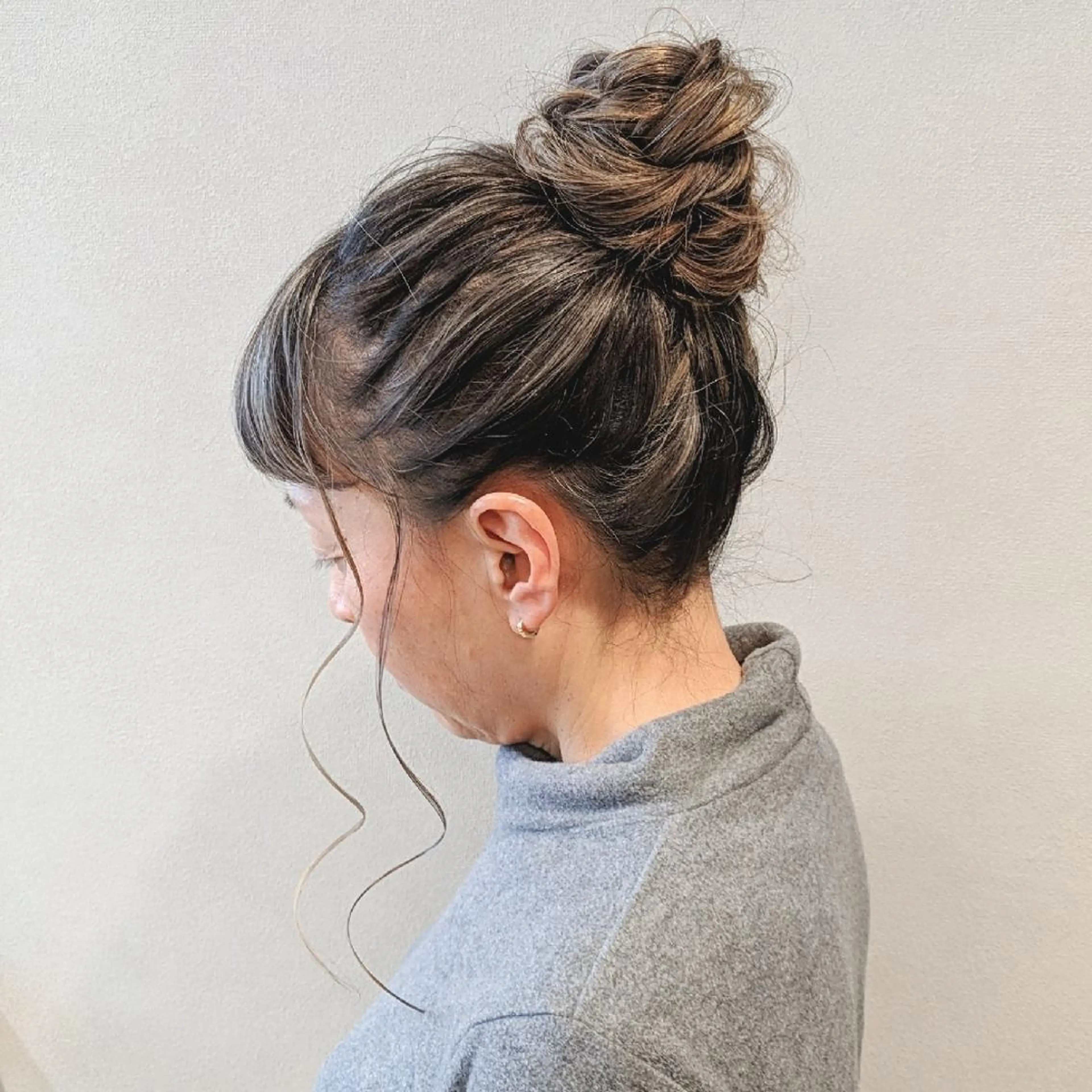 ロング ヘアアレンジ カラー お団子ヘア PRIVATE SALON EYES所属・EYES リアのマツエク・マツパデザイン