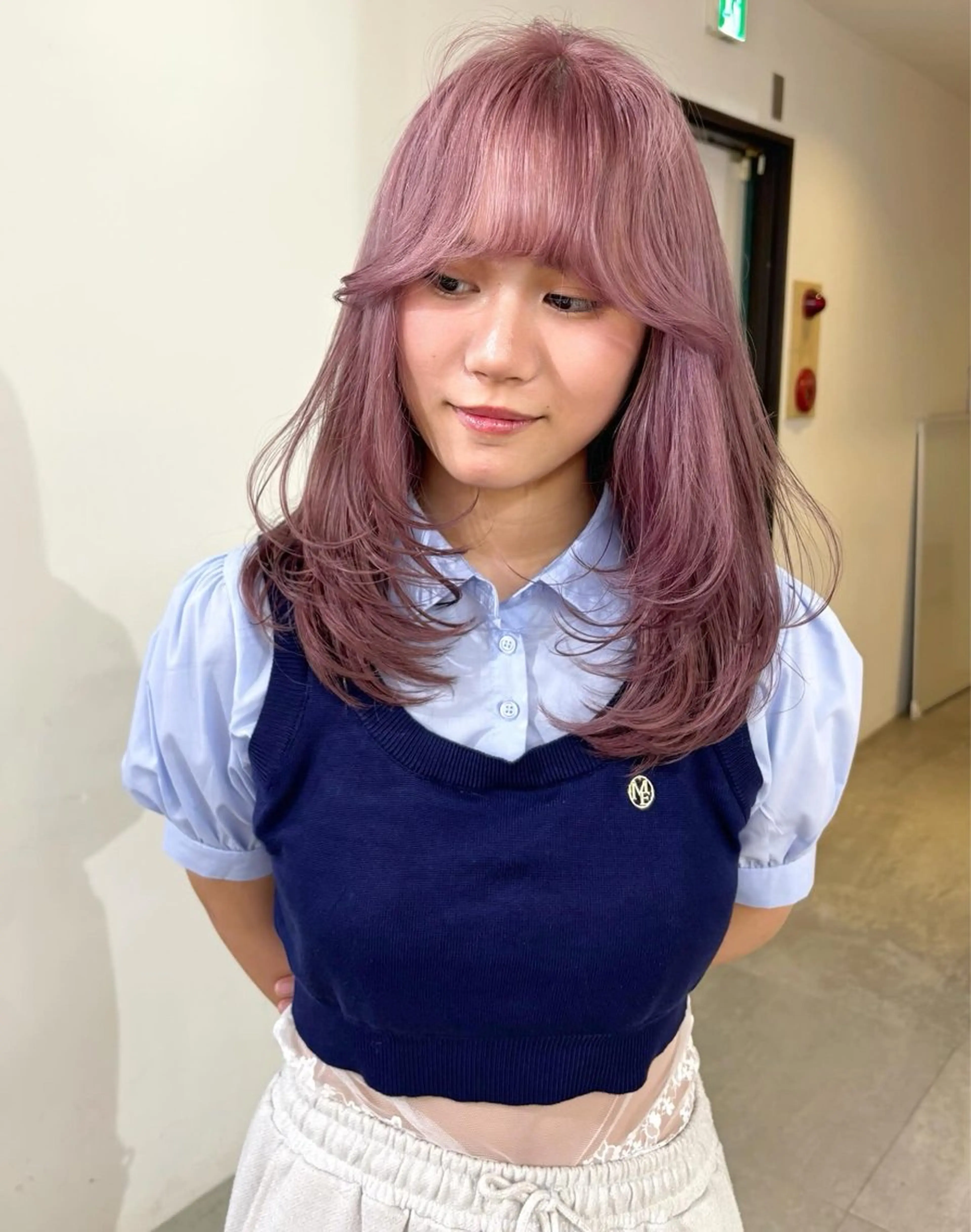 ミディアム カラー ブロンド ハイトーンカラー 伸ばしかけ カット ヘアカラー mizuki/ピンク ベージュ.レイヤーのヘアスタイル