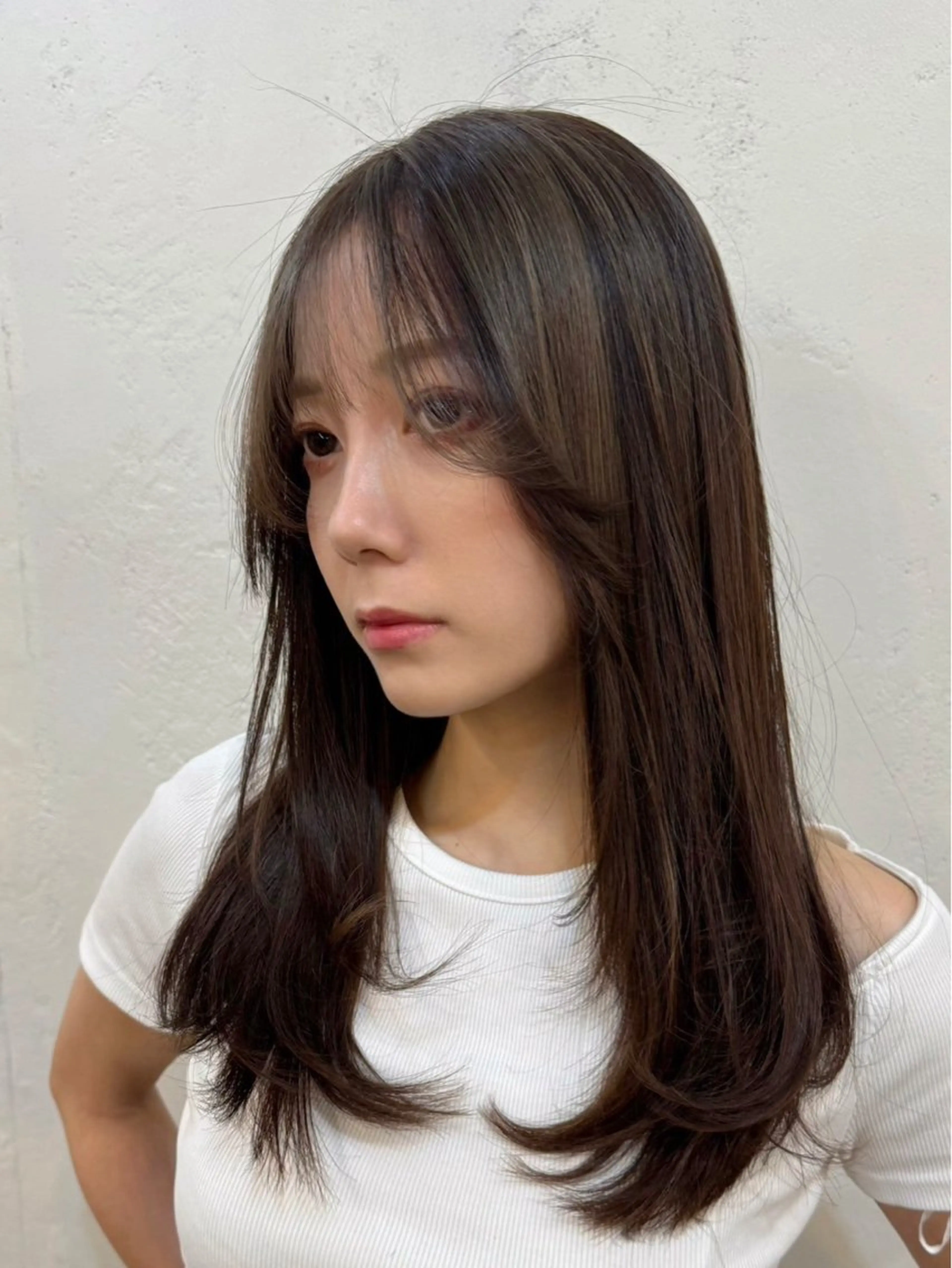 ロング カット ヘアカラー new open Farbeのヘアスタイル