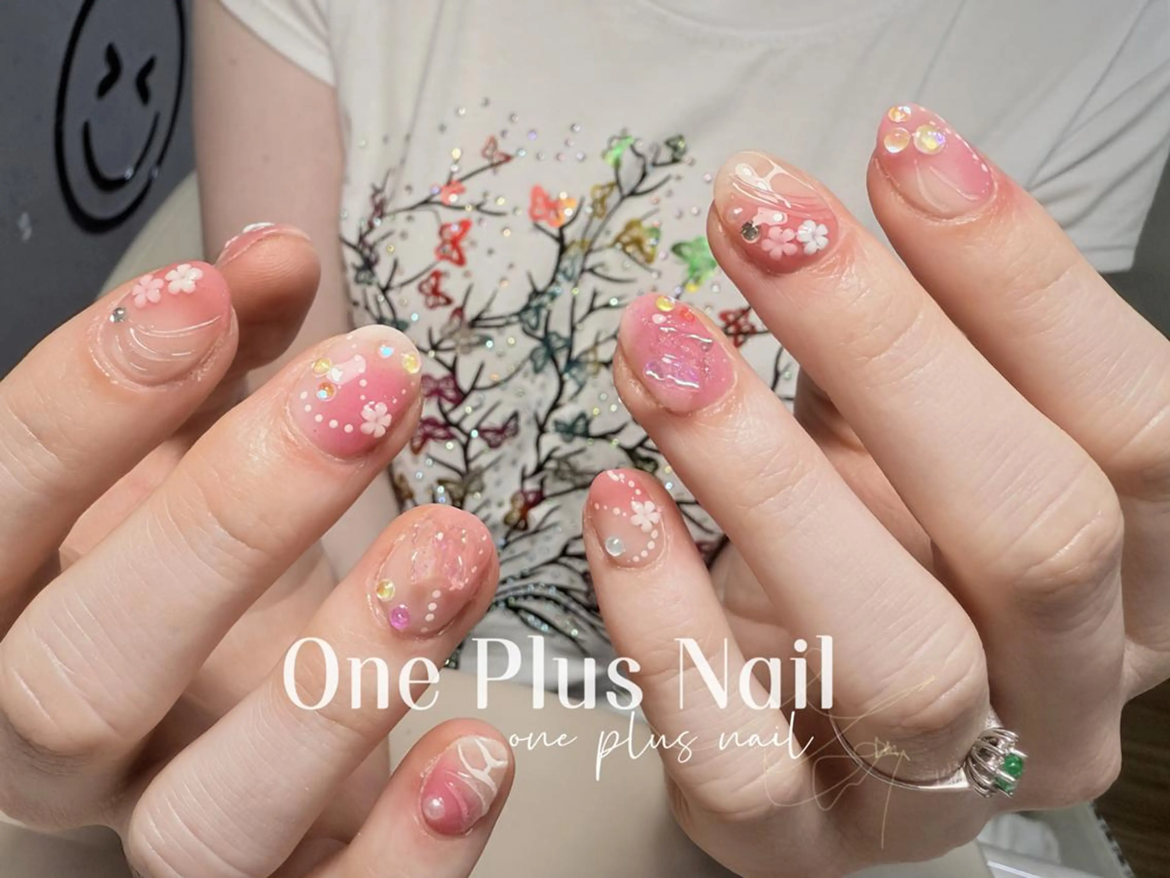 ネイル アートネイル 持ち込み ピンク ハンドネイル One Plus Nail Salonのネイルデザイン