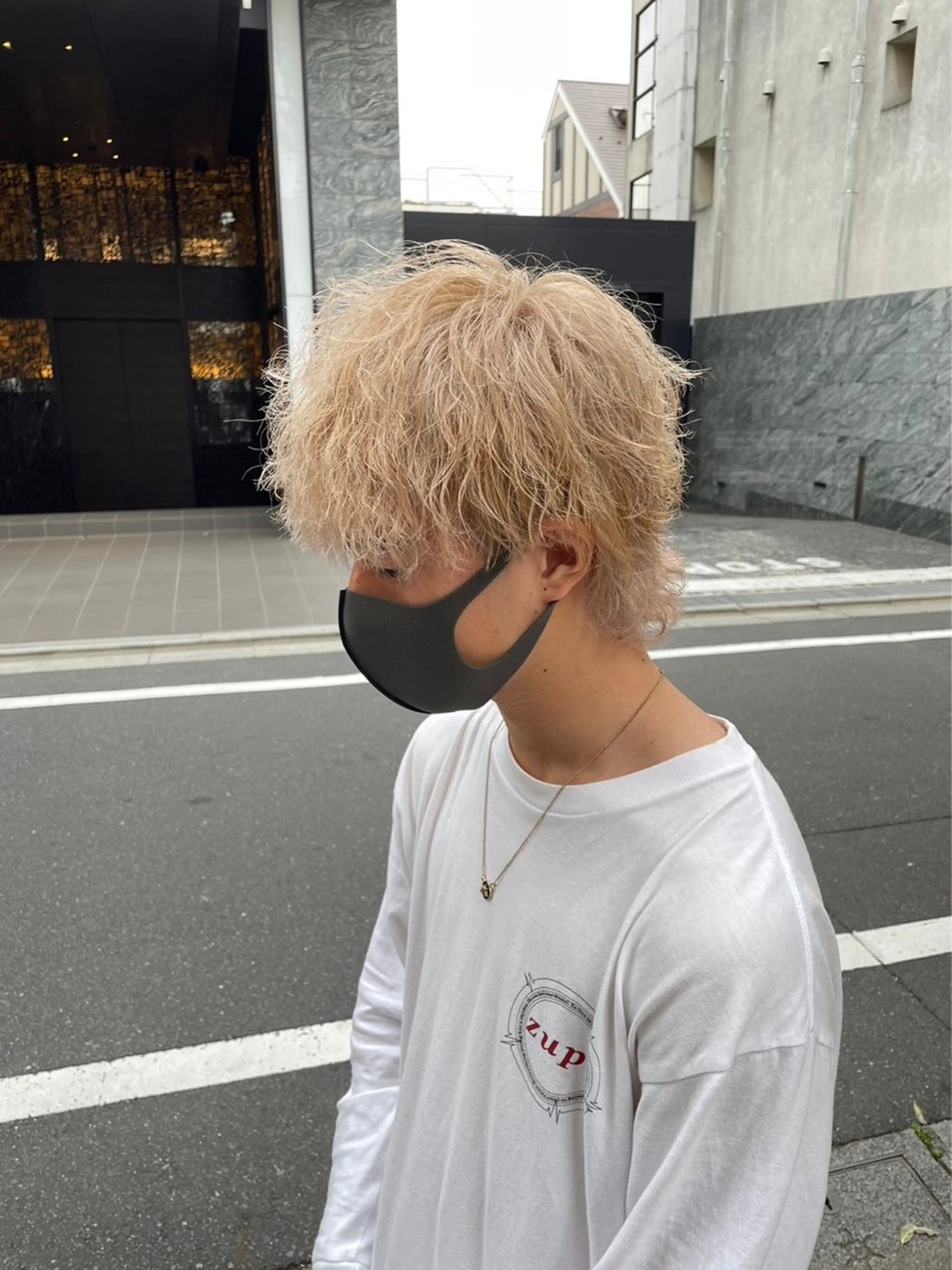 カラー パーマ メンズ メンズブリーチ センターパート メンズハイライト メンズハイトーン メンズパーマ メンズ特化💎 nayu❄️のヘアスタイル