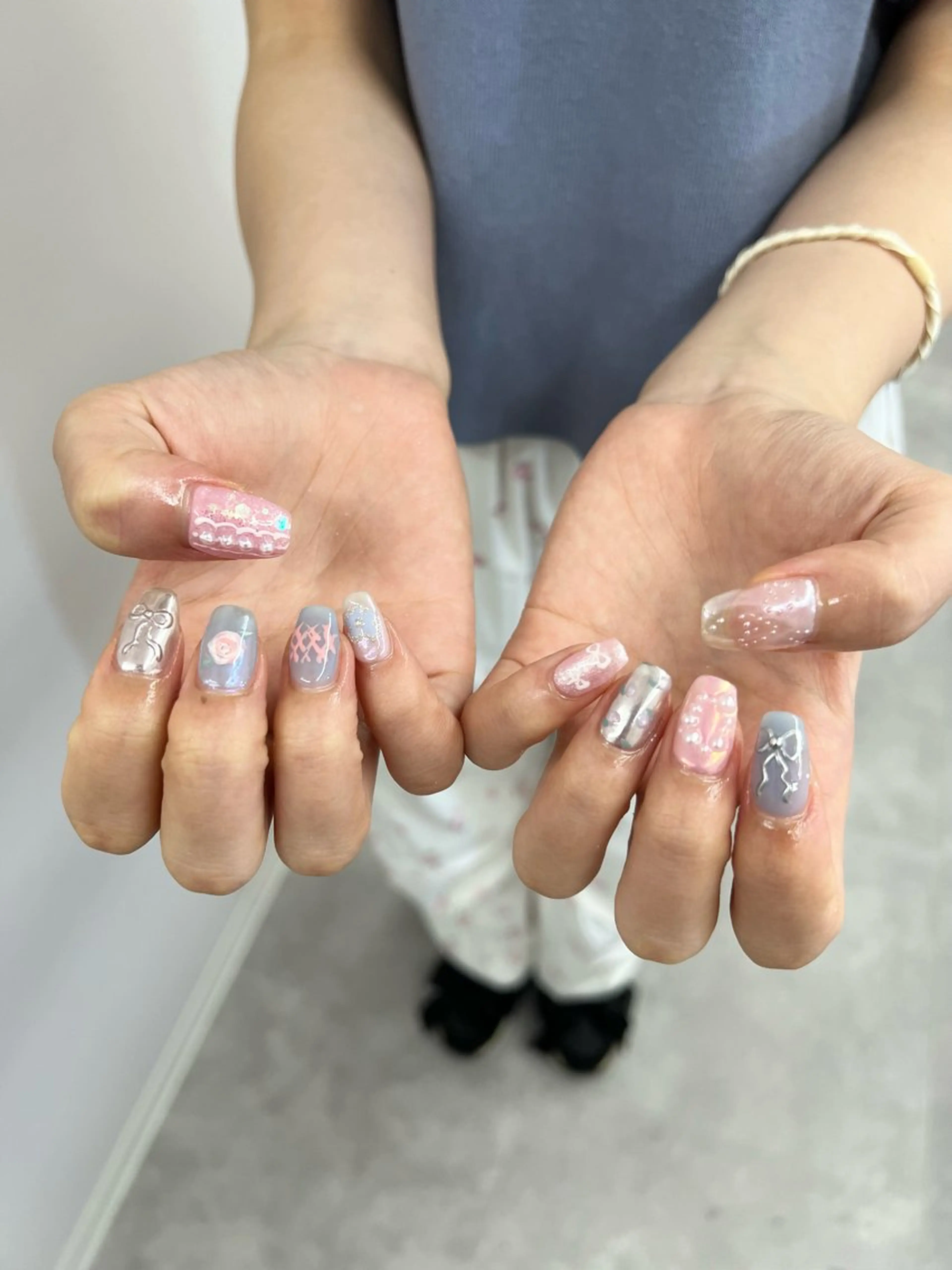 ネイル ブルー ジェルネイル 韓国ネイル マグネットネイル ニュアンスネイル ハンドネイル ハンドケア Bana_ Nailのネイルデザイン