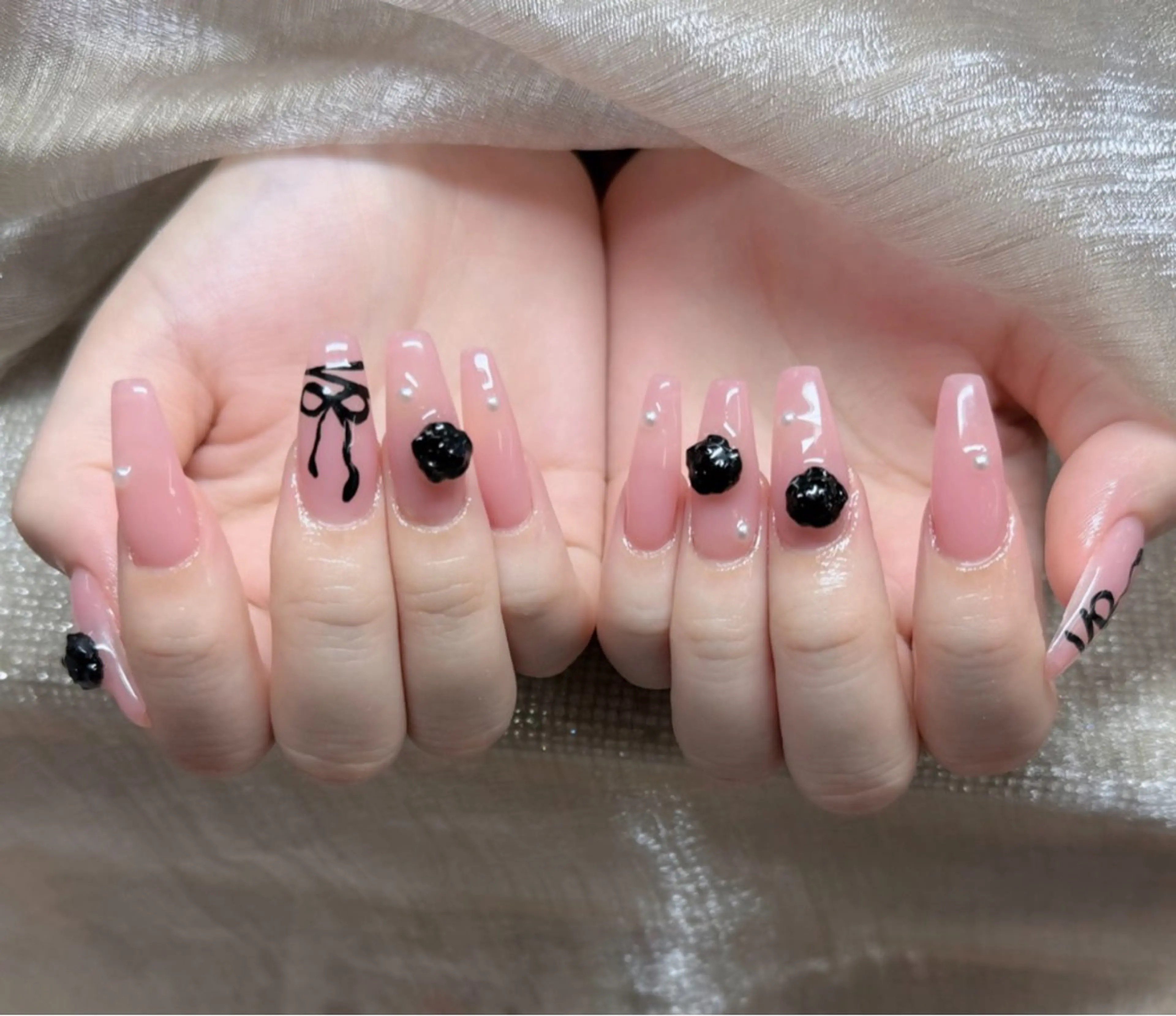 ネイル オーロラネイル フレンチネイル ジェルネイル ハロウィン キラキラネイル ハンドネイル H.baby Nail Salon所属・H.baby Nail Salonのネイルデザイン