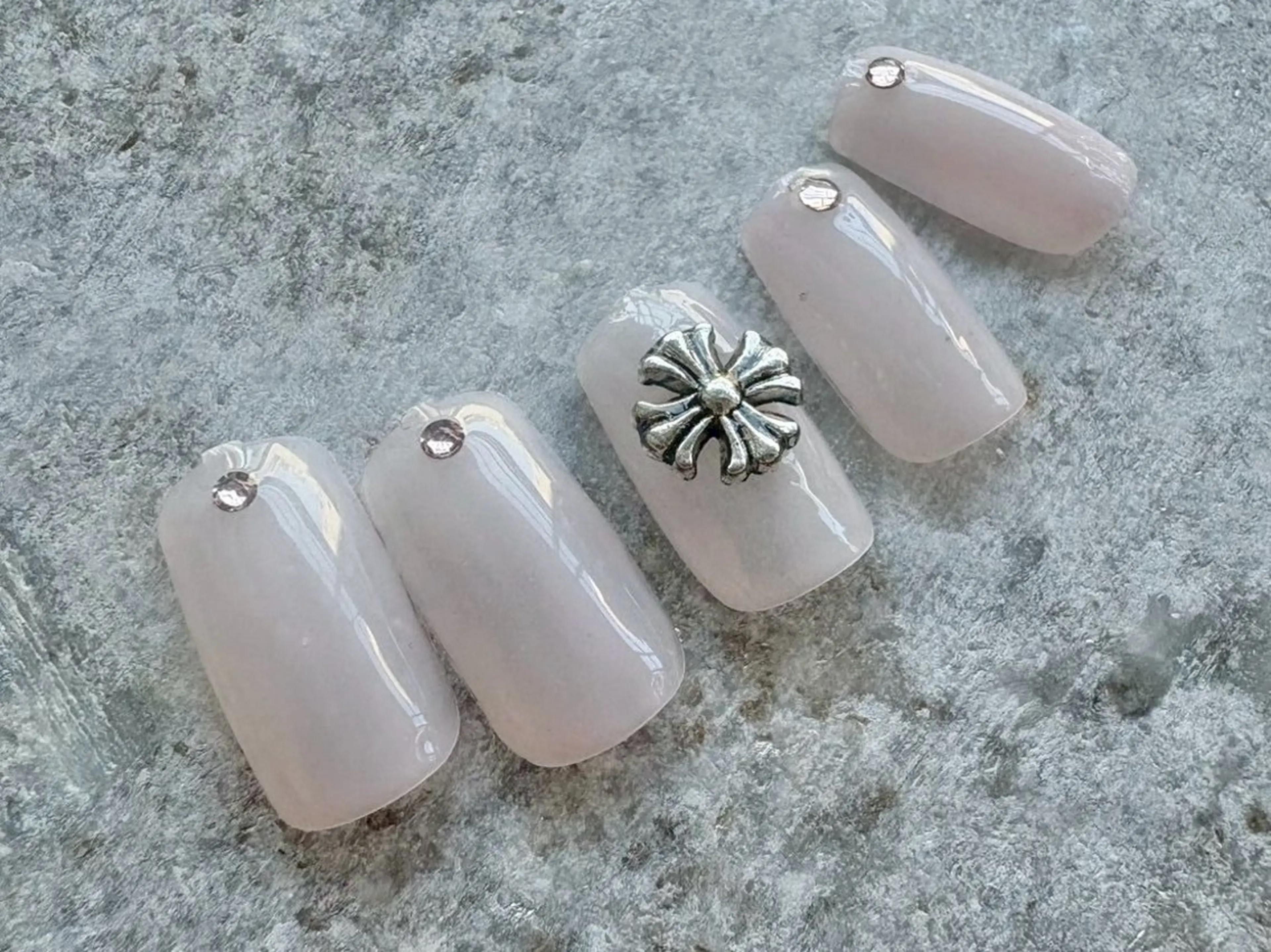 ネイル ハンドネイル IRY nail 黒須莉奈のネイルデザイン