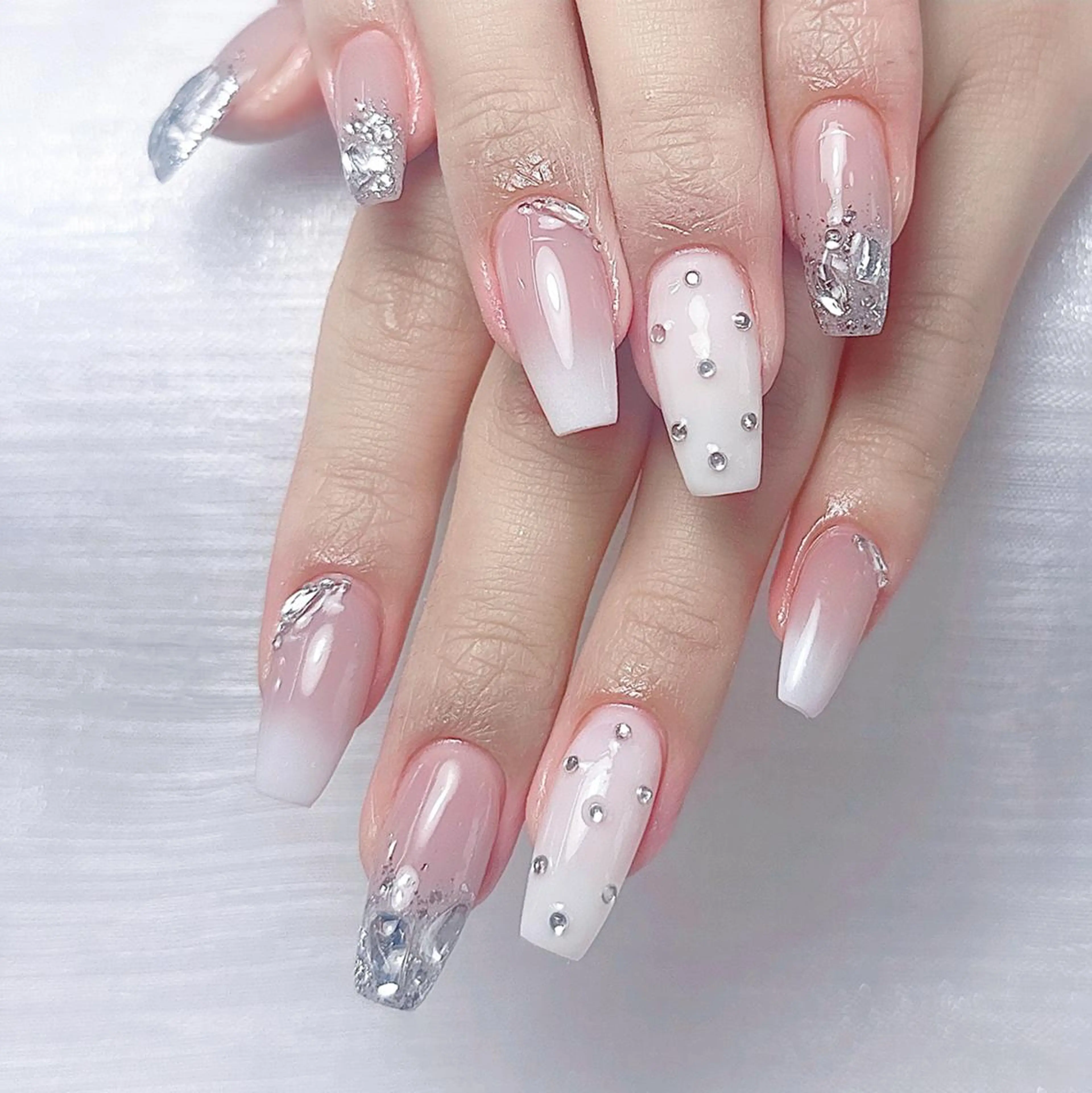 ネイル 七海 🎀のネイルデザイン